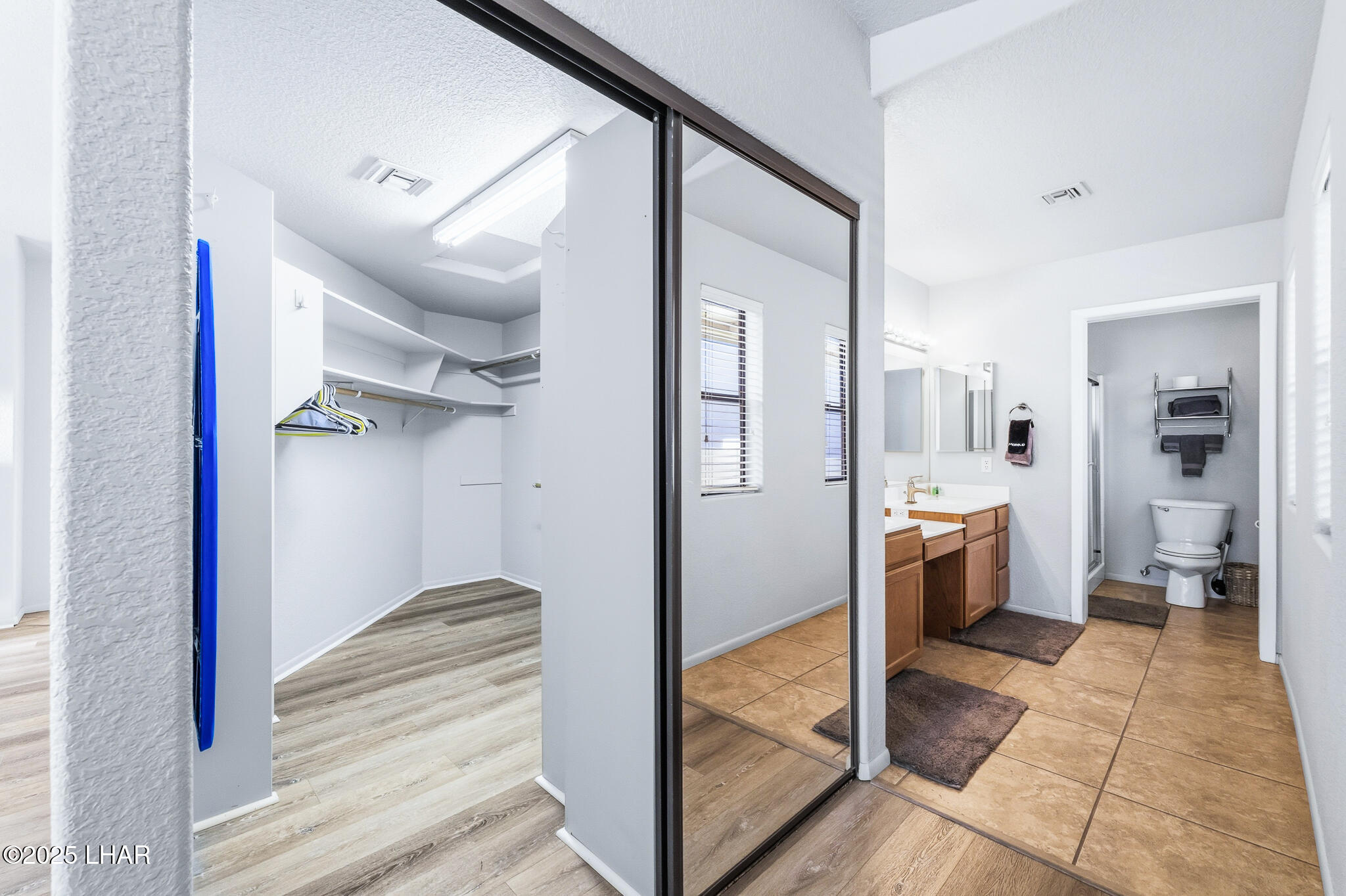 Lake Havasu City, Arizona, 86404, United States, 4 Bedrooms Bedrooms, ,2 BathroomsBathrooms,Residential,For Sale,2002177