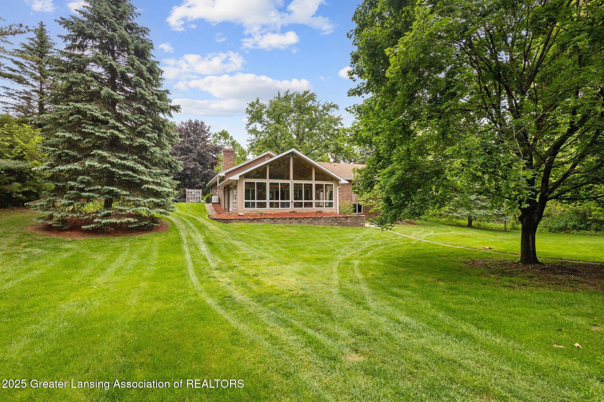 DeWitt, Michigan, 48820, United States, 4 Bedrooms Bedrooms, ,4 BathroomsBathrooms,Residential,For Sale,1911452