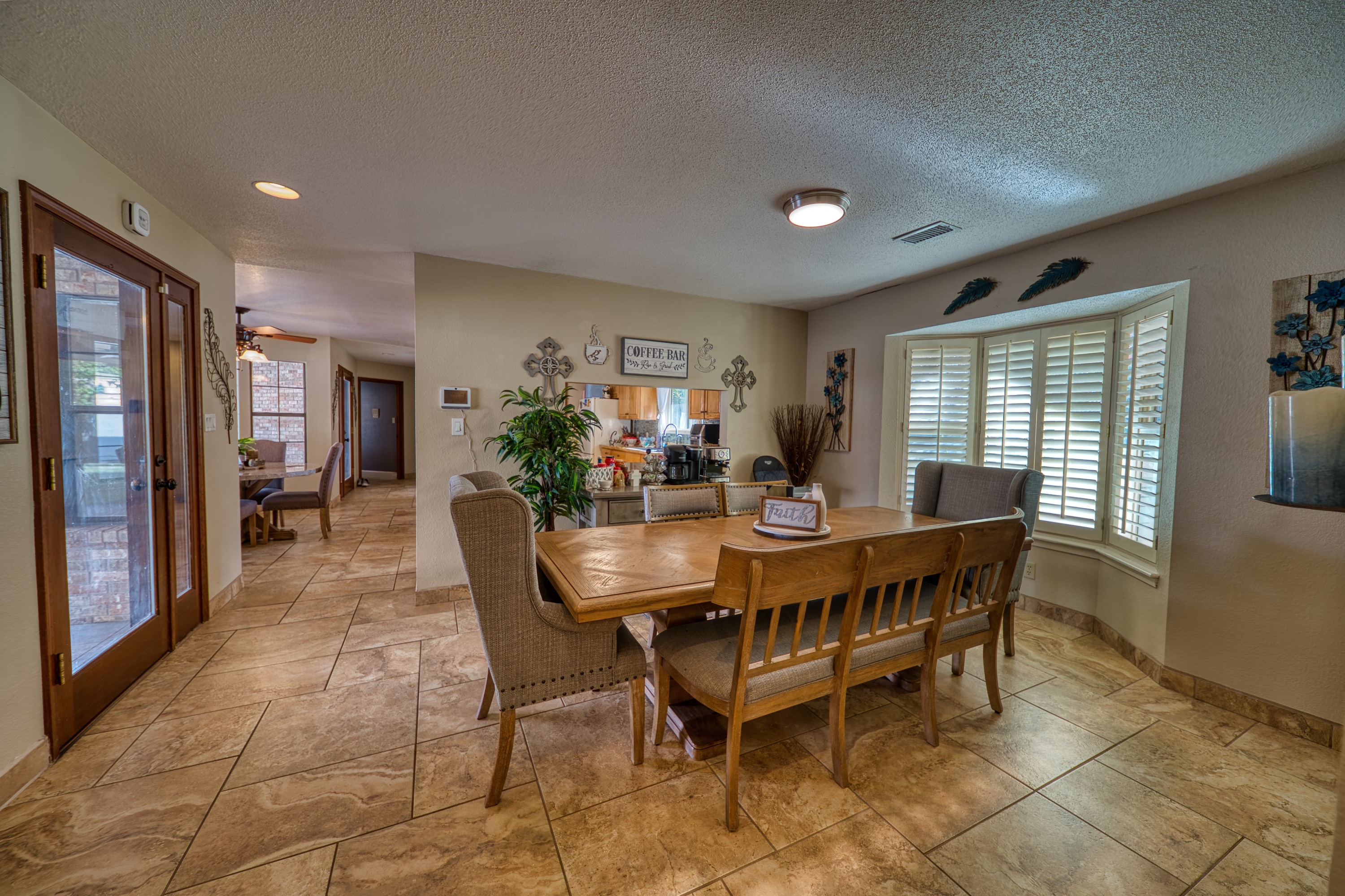 Carlsbad, New Mexico, 88220, United States, 4 Bedrooms Bedrooms, ,3 BathroomsBathrooms,Residential,For Sale,1974897