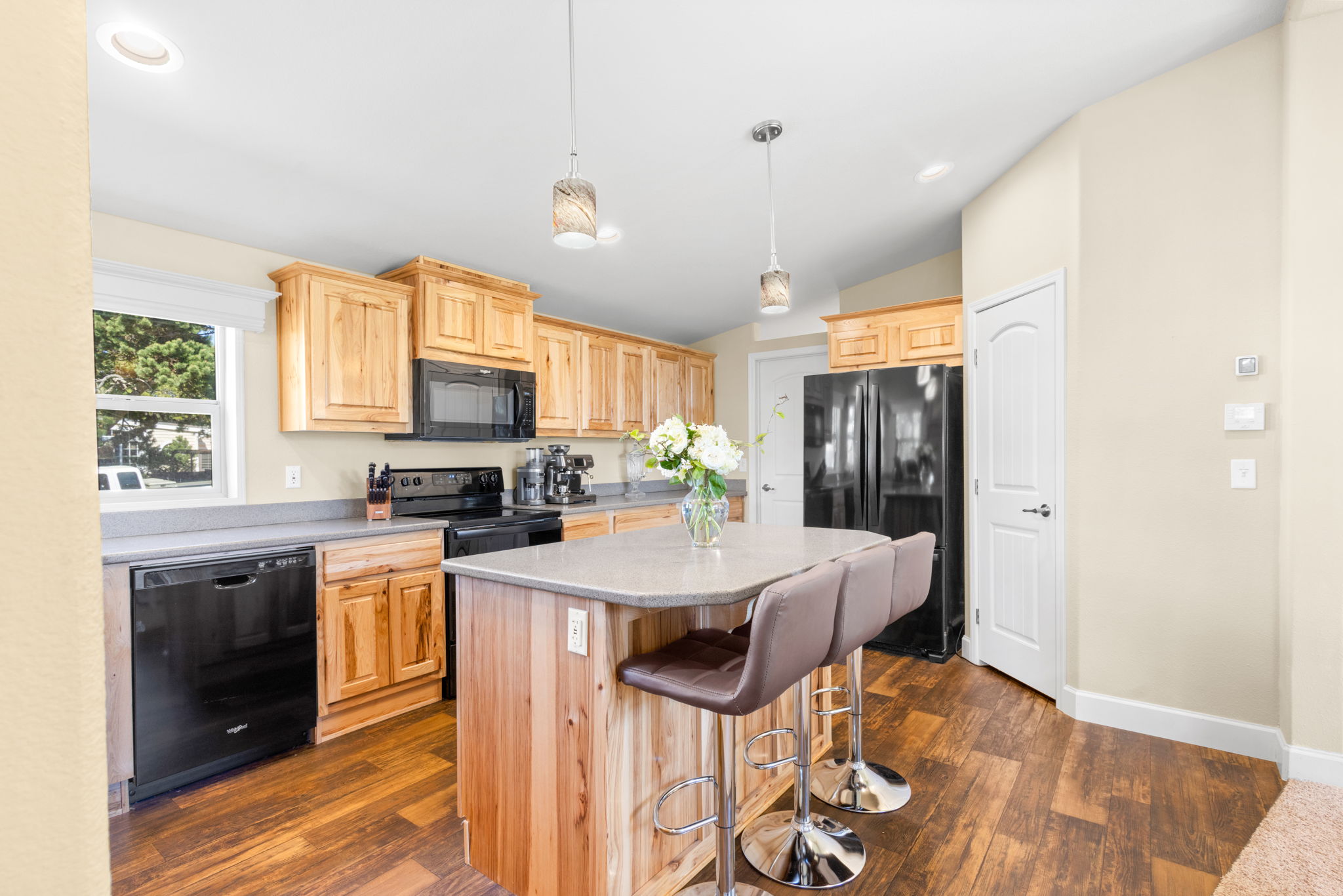 Cloverdale, Oregon, 97135, United States, 2 Bedrooms Bedrooms, ,2 BathroomsBathrooms,Residential,For Sale,1983657