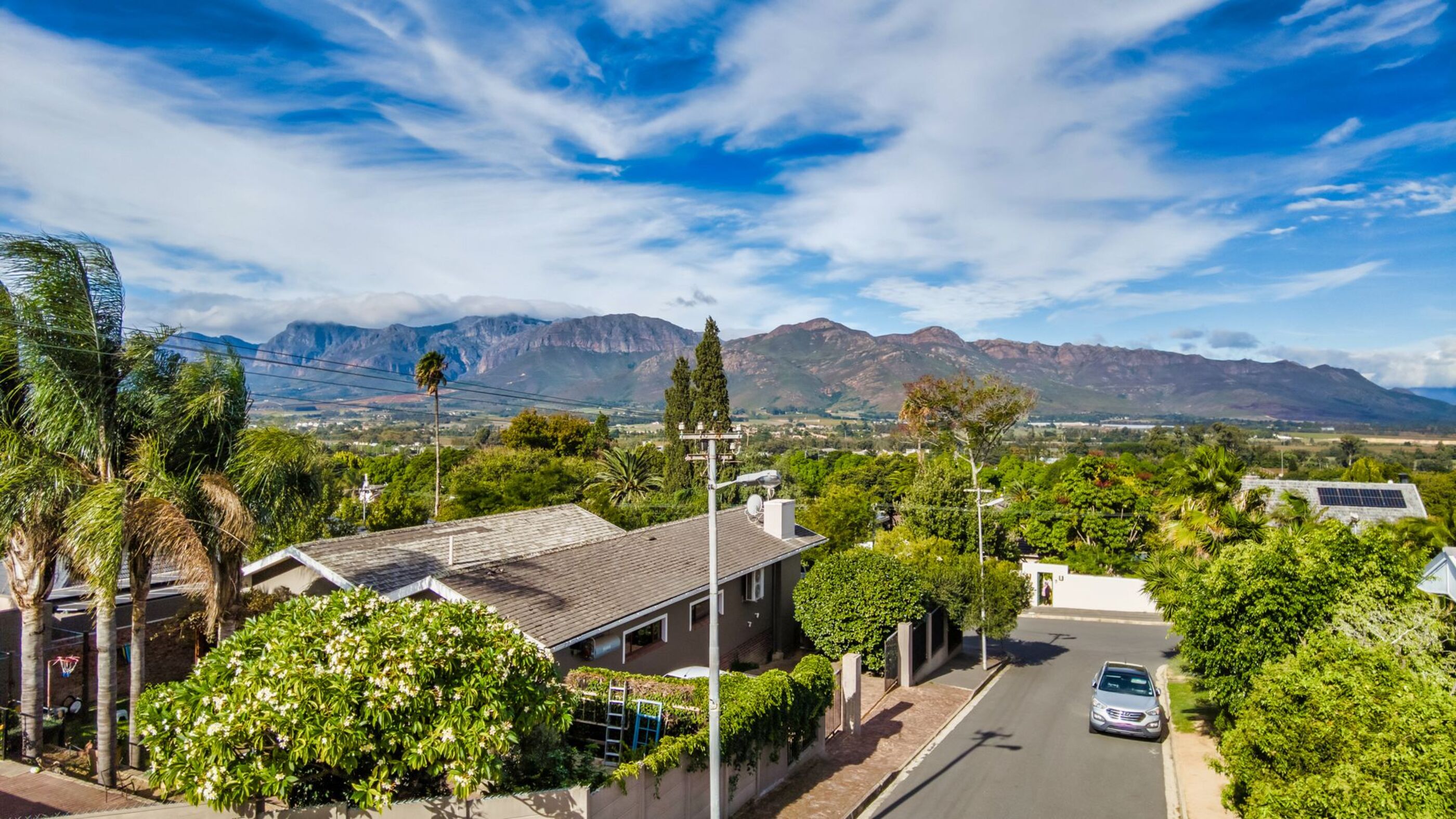  Family home in sought-after Courtrai, Paarl - 物件實景