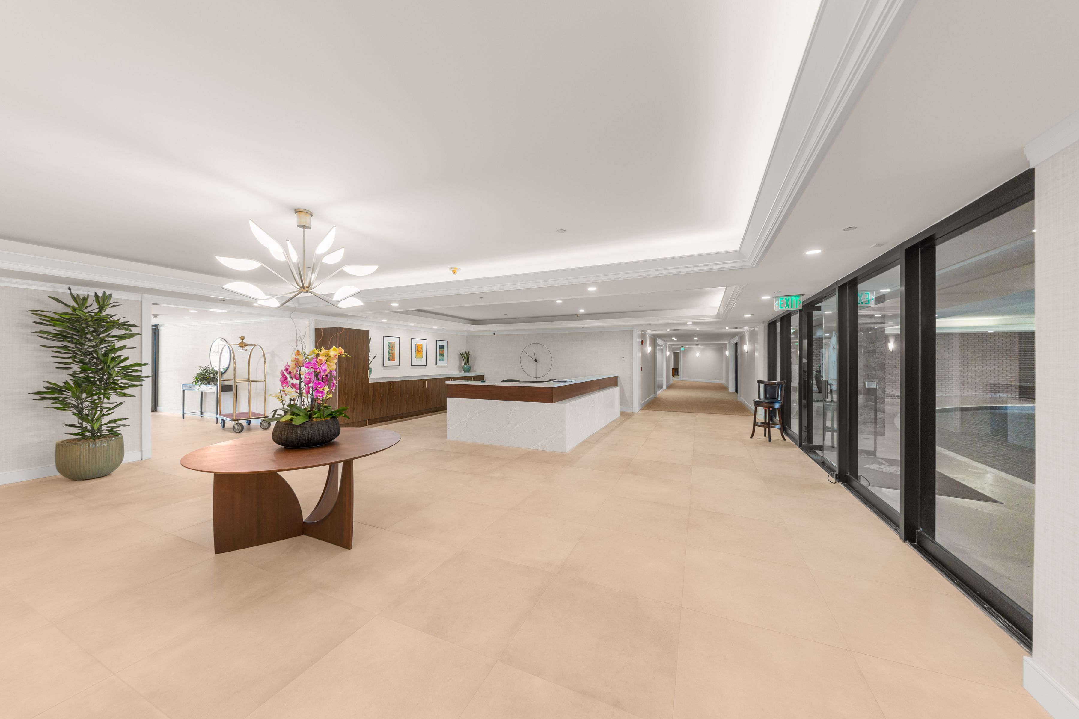  300 North Swall Drive - 物件實景
