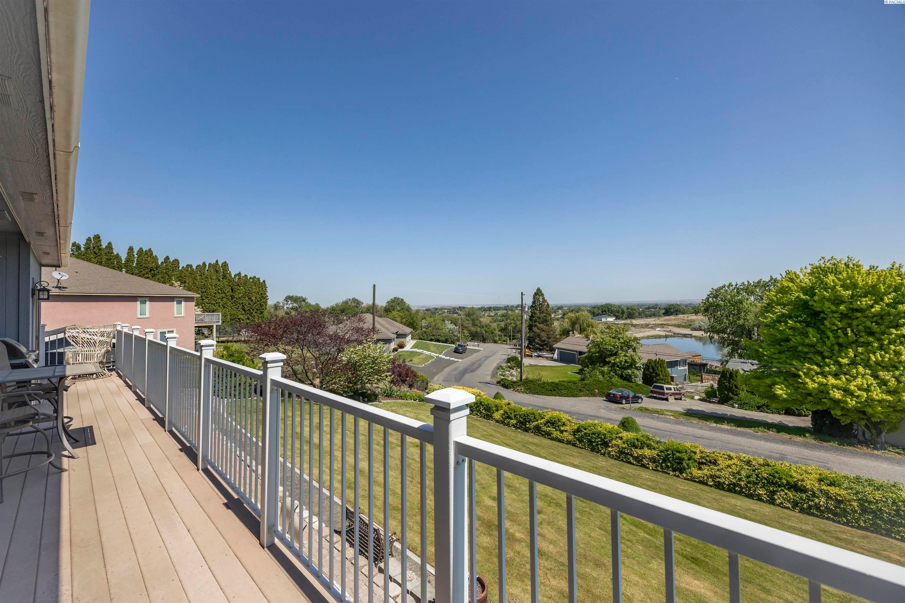 Kennewick, Washington, 99337, United States, 4 Bedrooms Bedrooms, ,3 BathroomsBathrooms,Residential,For Sale,1860973
