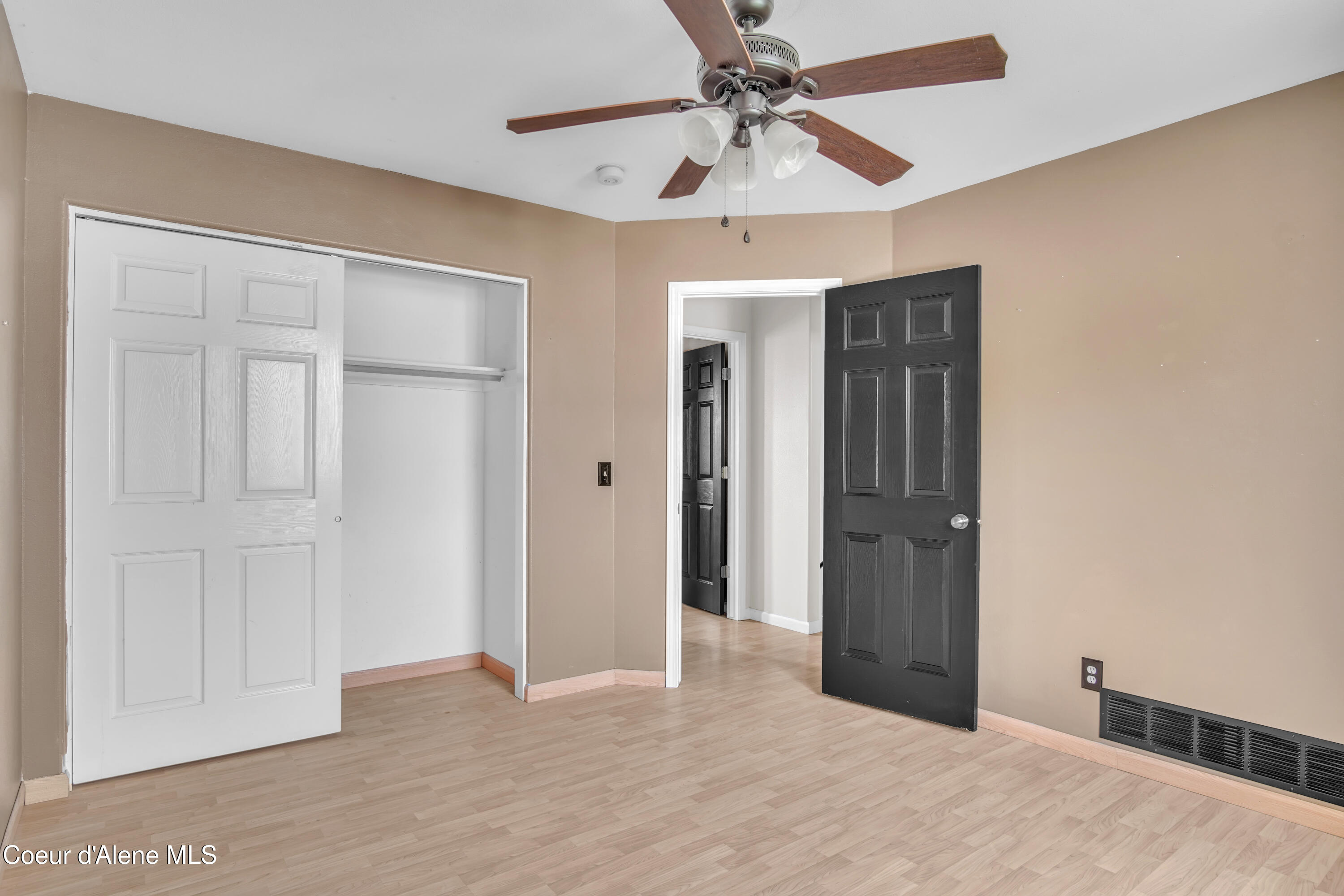 Hayden, Idaho, 83835, United States, 3 Bedrooms Bedrooms, ,3 BathroomsBathrooms,Residential,For Sale,1937119