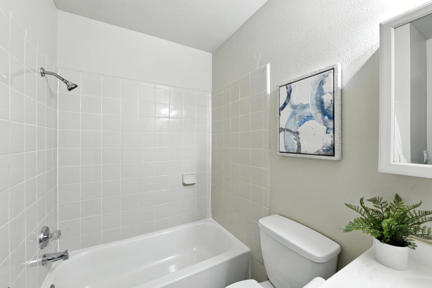 Roseville, California, 95678, United States, 4 Bedrooms Bedrooms, ,2 BathroomsBathrooms,Residential,For Sale,1891756