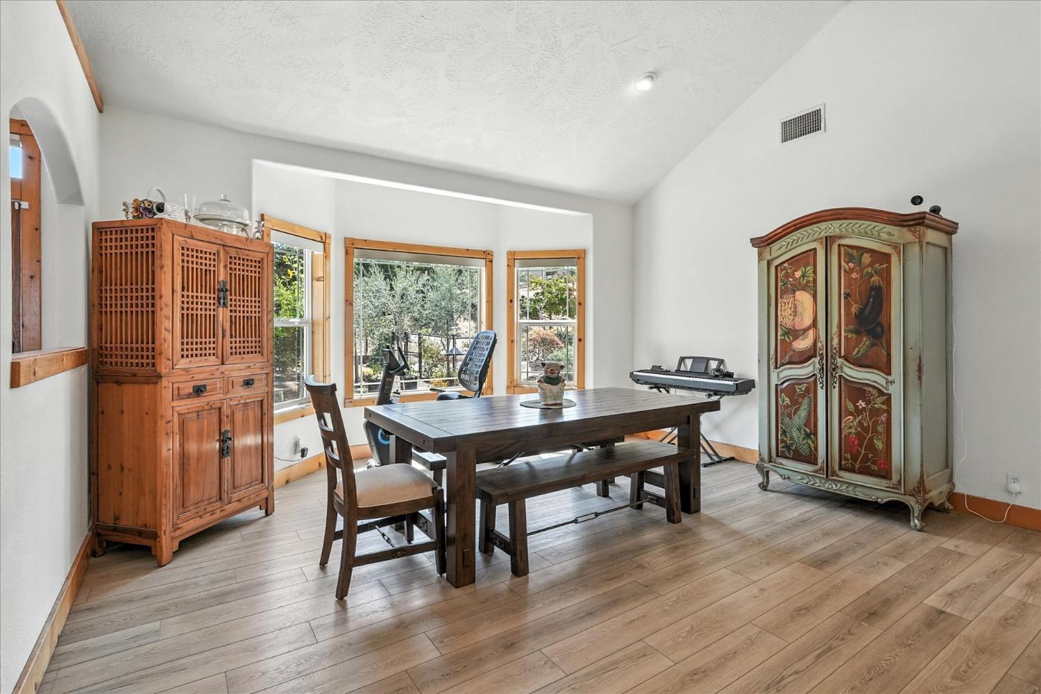 Coarsegold, California, 93614, United States, 4 Bedrooms Bedrooms, ,3 BathroomsBathrooms,Residential,For Sale,1923436