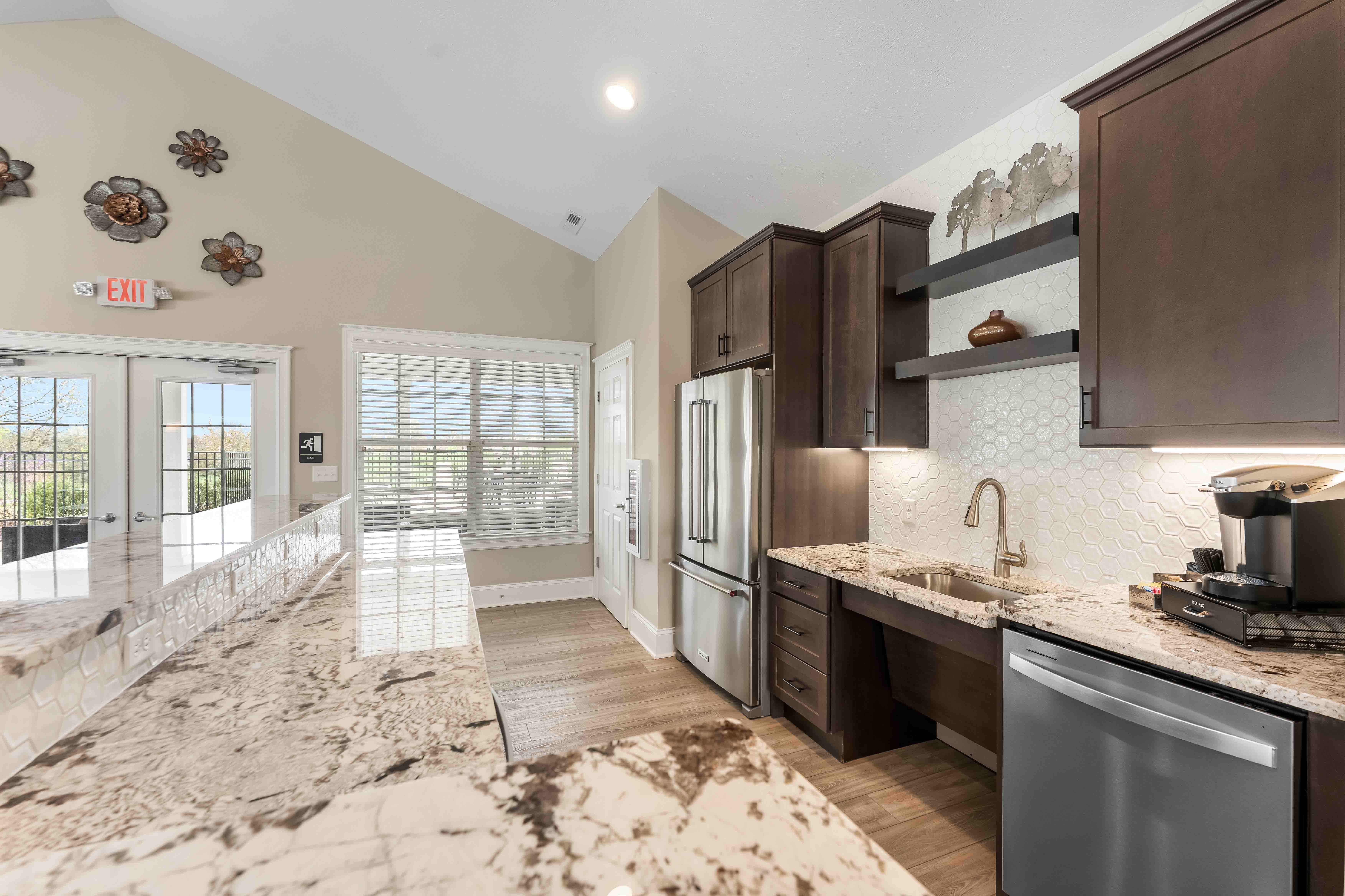  2003 South Links Avenue - 物件實景