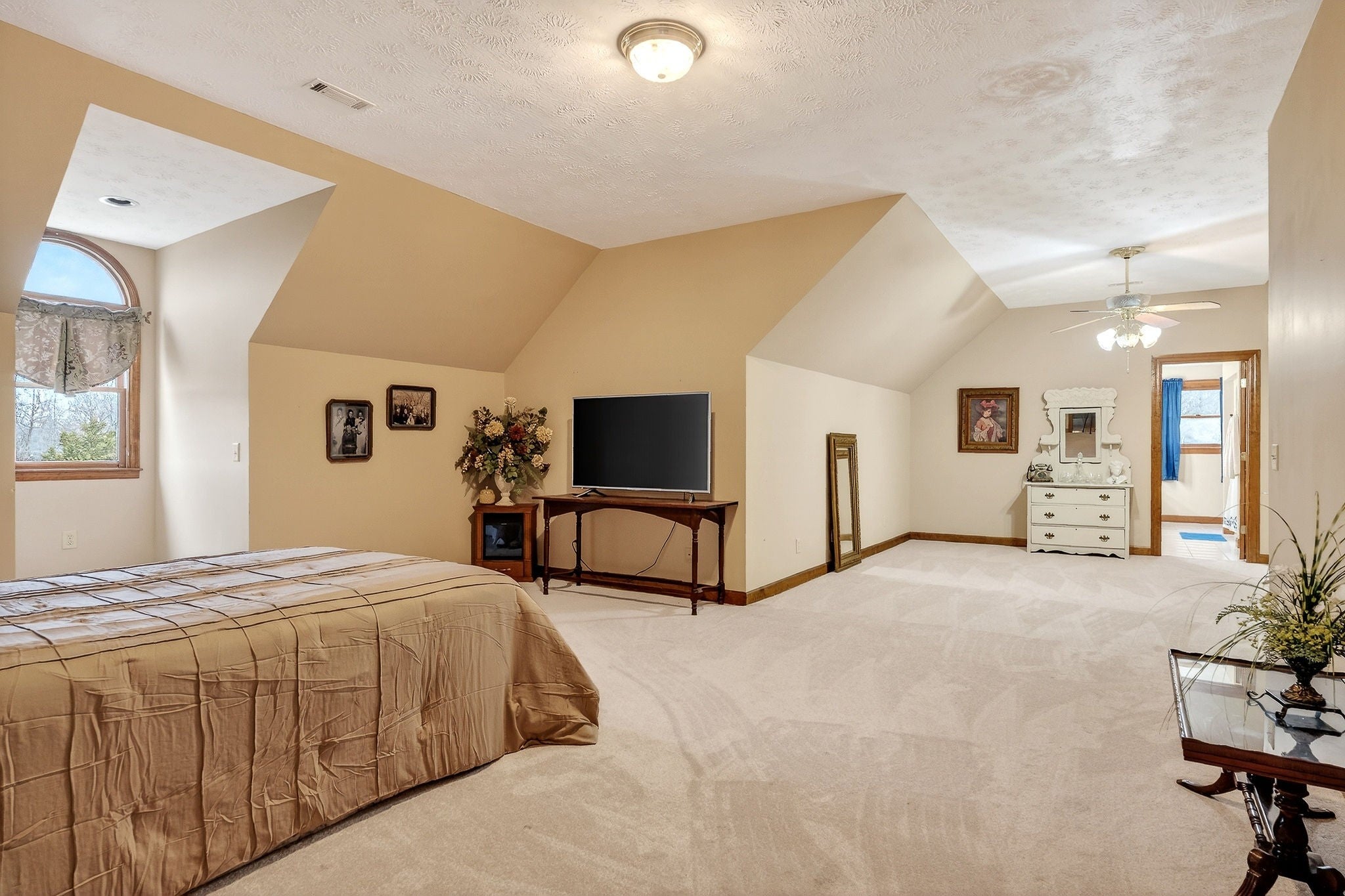 Smithville, Tennessee, 37166, United States, 6 Bedrooms Bedrooms, ,6 BathroomsBathrooms,Residential,For Sale,2008890