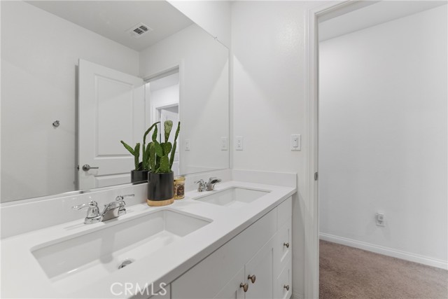 Fontana, California, 92336, United States, 4 Bedrooms Bedrooms, ,4 BathroomsBathrooms,Residential,For Sale,1981803