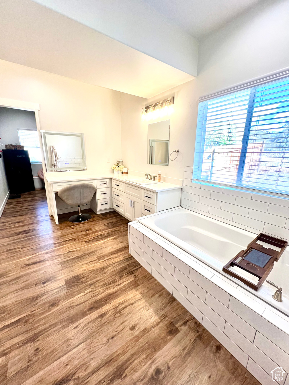 Elsinore, Utah, 84724, United States, 6 Bedrooms Bedrooms, ,4 BathroomsBathrooms,Residential,For Sale,1796854