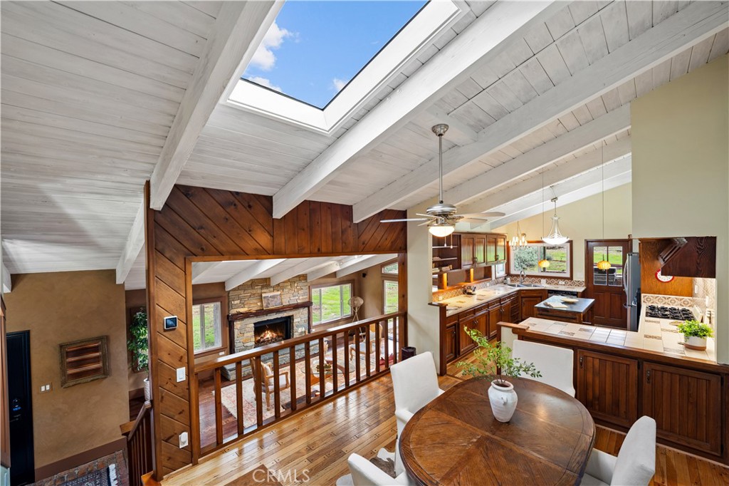 Calabasas, California, 91302, United States, 2 Bedrooms Bedrooms, ,2 BathroomsBathrooms,Residential,For Sale,1998249