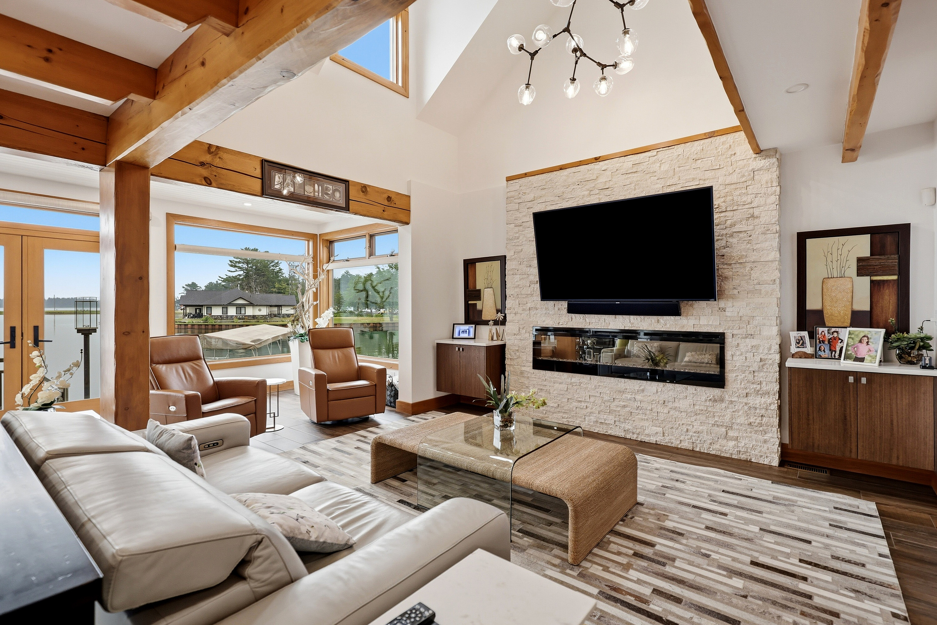  Exceptional Waterfront Home - 物件實景