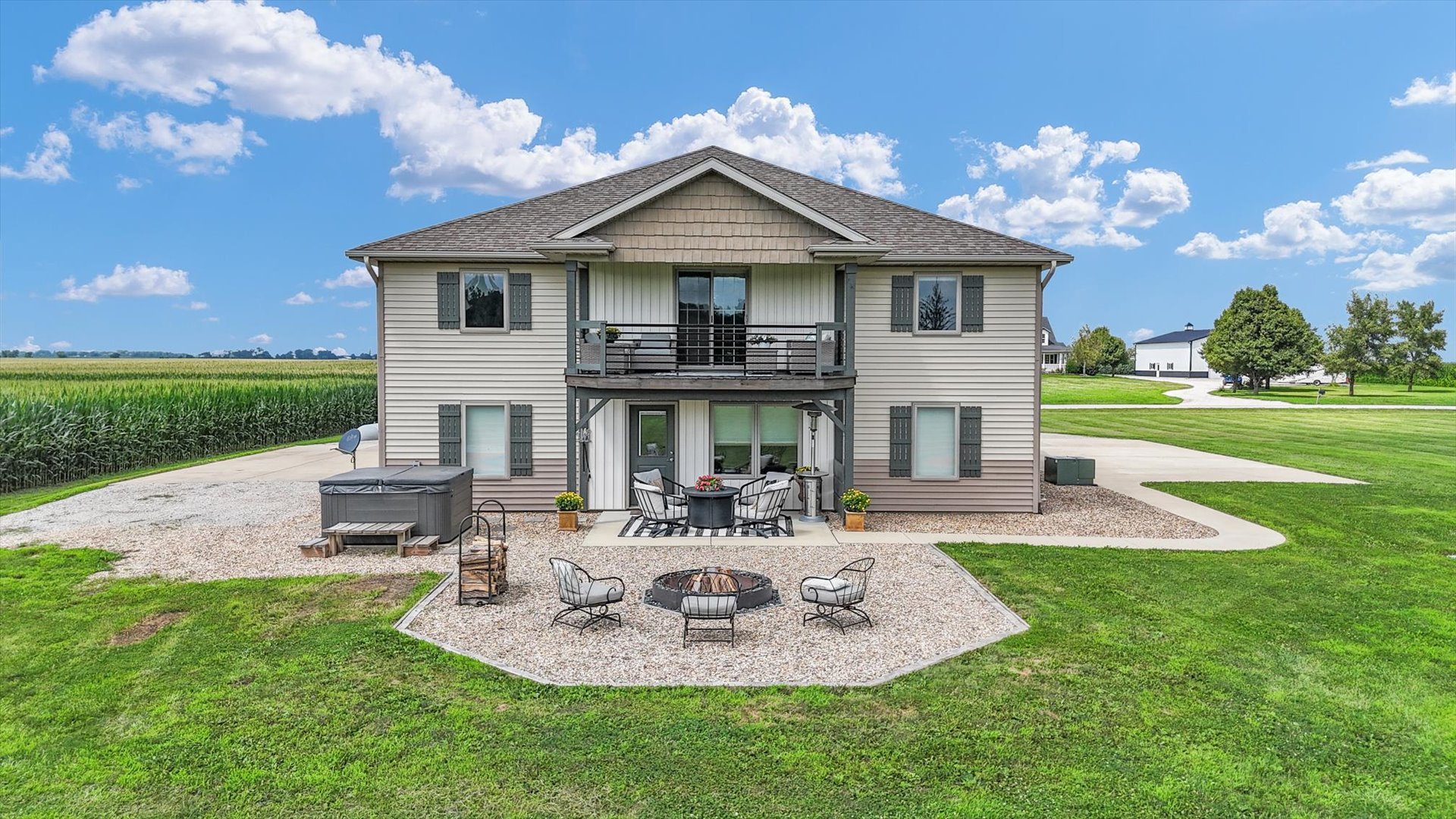 Sidney, Illinois, 61877, United States, 3 Bedrooms Bedrooms, ,2 BathroomsBathrooms,Residential,For Sale,1913394