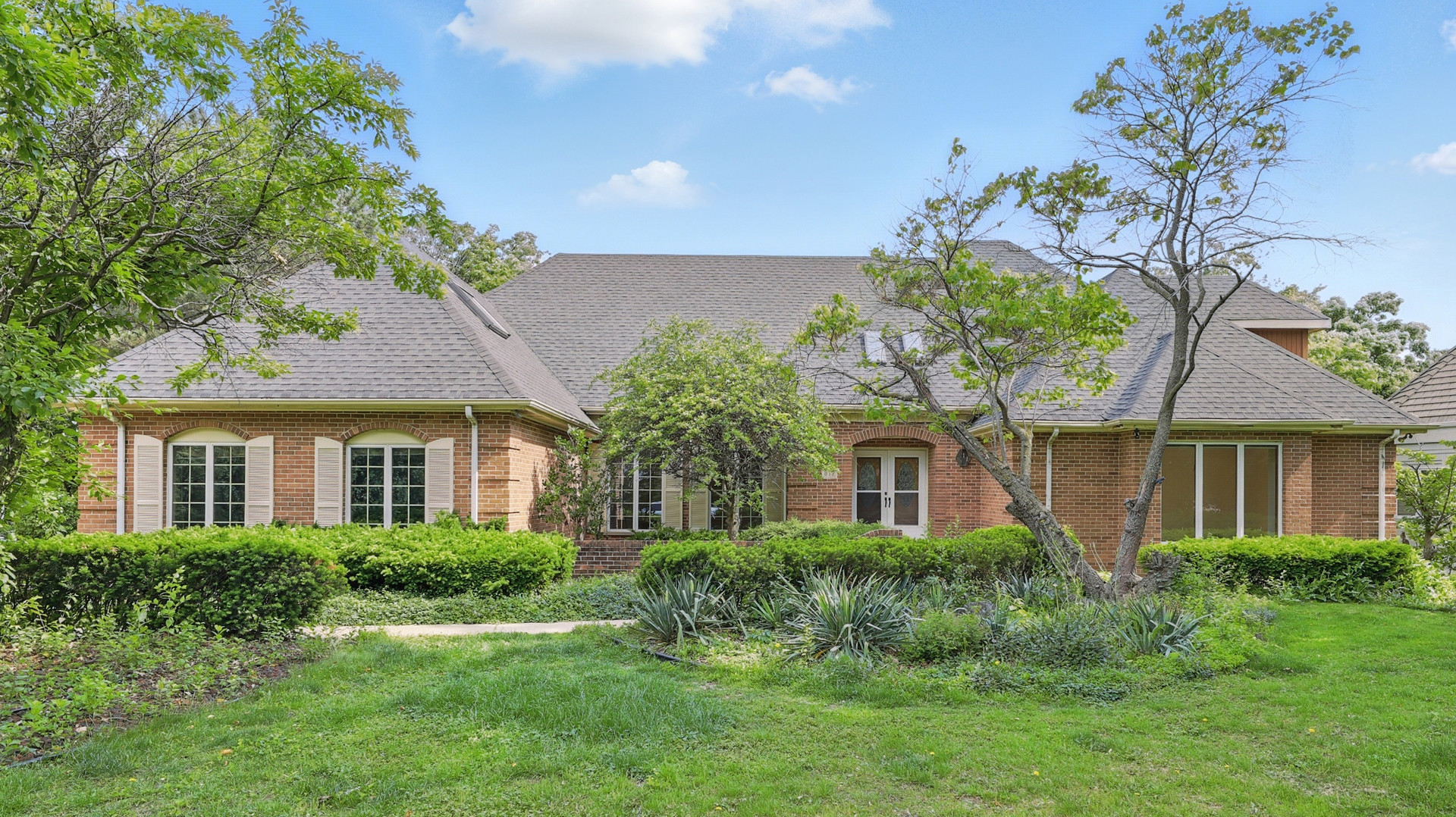 Oak Brook, Illinois, 60523, United States, 5 Bedrooms Bedrooms, ,5 BathroomsBathrooms,Residential,For Sale,1847174