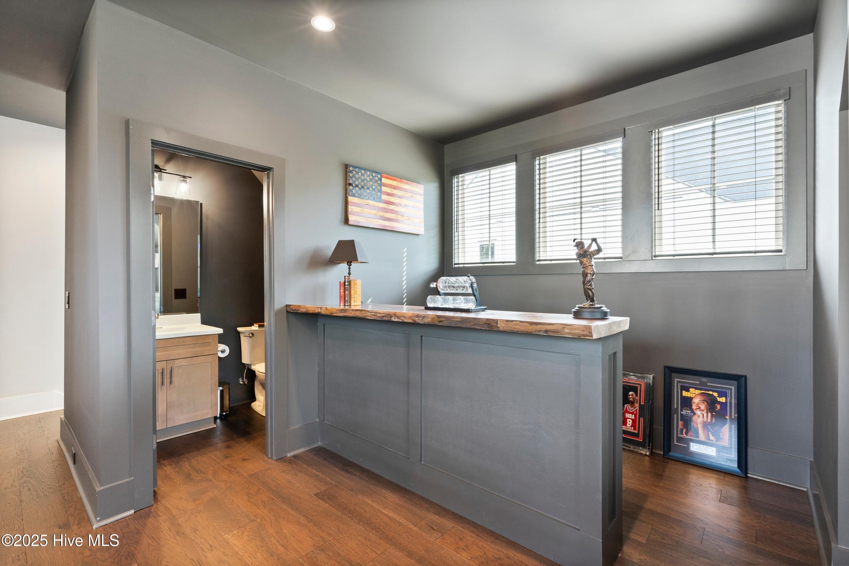 Wilmington, North Carolina, 28411, United States, 4 Bedrooms Bedrooms, ,5 BathroomsBathrooms,Residential,For Sale,1992122