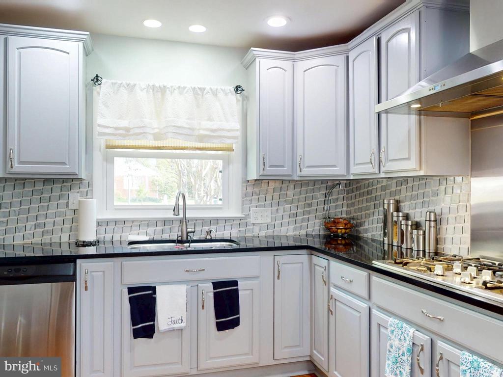 Silver Spring, Maryland, 20902, United States, 3 Bedrooms Bedrooms, ,3 BathroomsBathrooms,Residential,For Sale,1931688