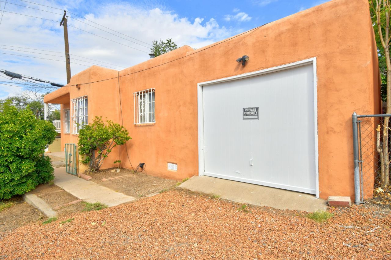 Albuquerque, New Mexico, 87106, United States, 2 Bedrooms Bedrooms, ,Residential,For Sale,1964025