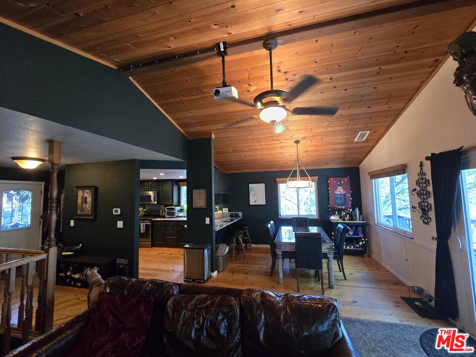 Crestline, California, 92325, United States, 5 Bedrooms Bedrooms, ,3 BathroomsBathrooms,Residential,For Sale,1907137