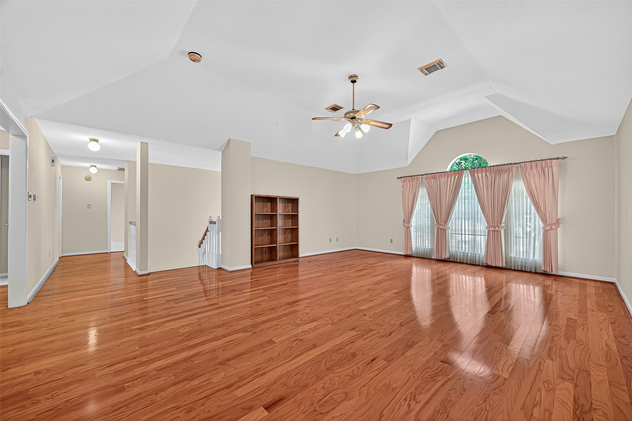 Sugar Land, Texas, 77478, United States, 5 Bedrooms Bedrooms, ,4 BathroomsBathrooms,Residential,For Sale,1971376