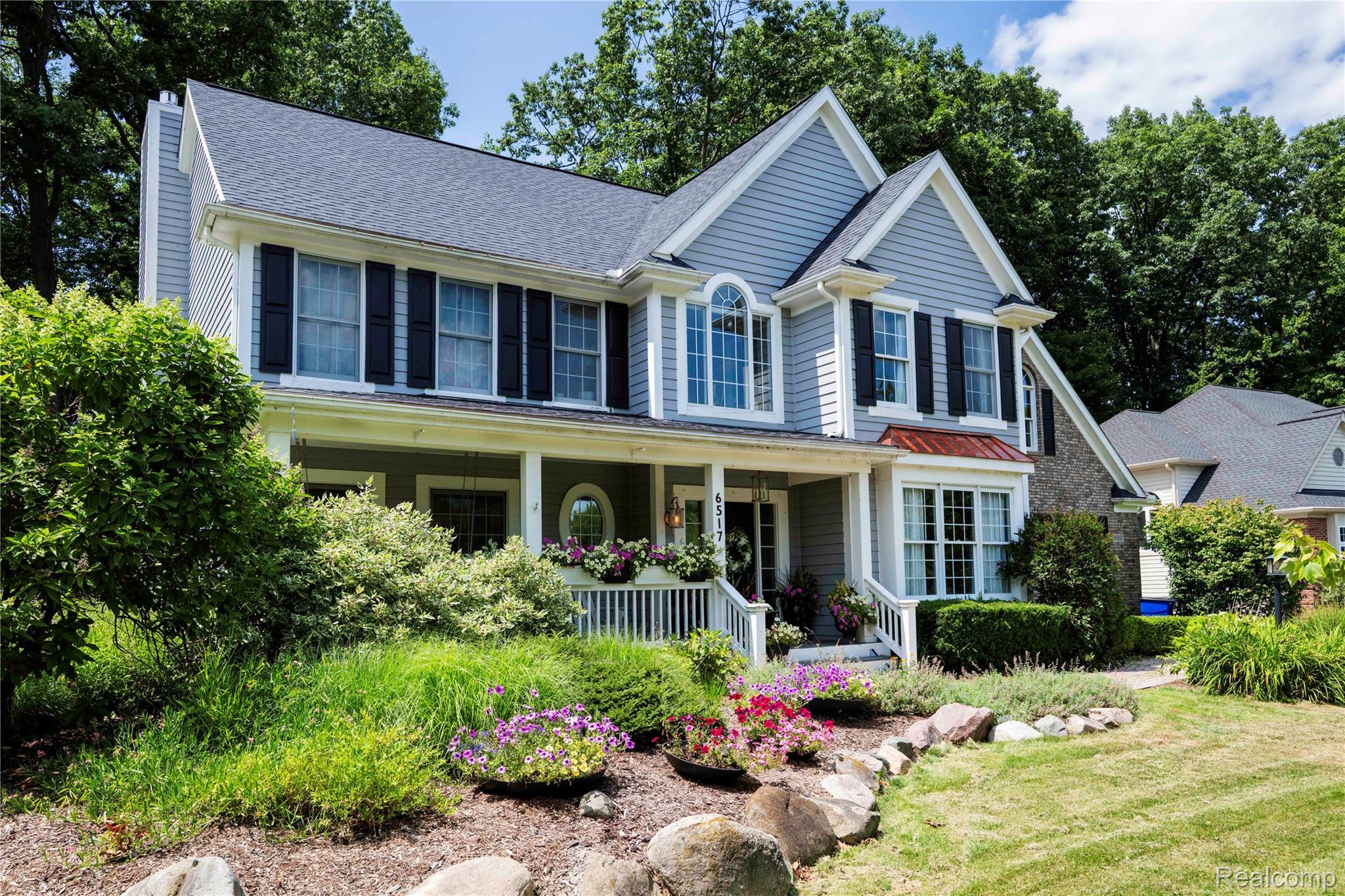 Southampton Dr, Clarkston, MI 48346