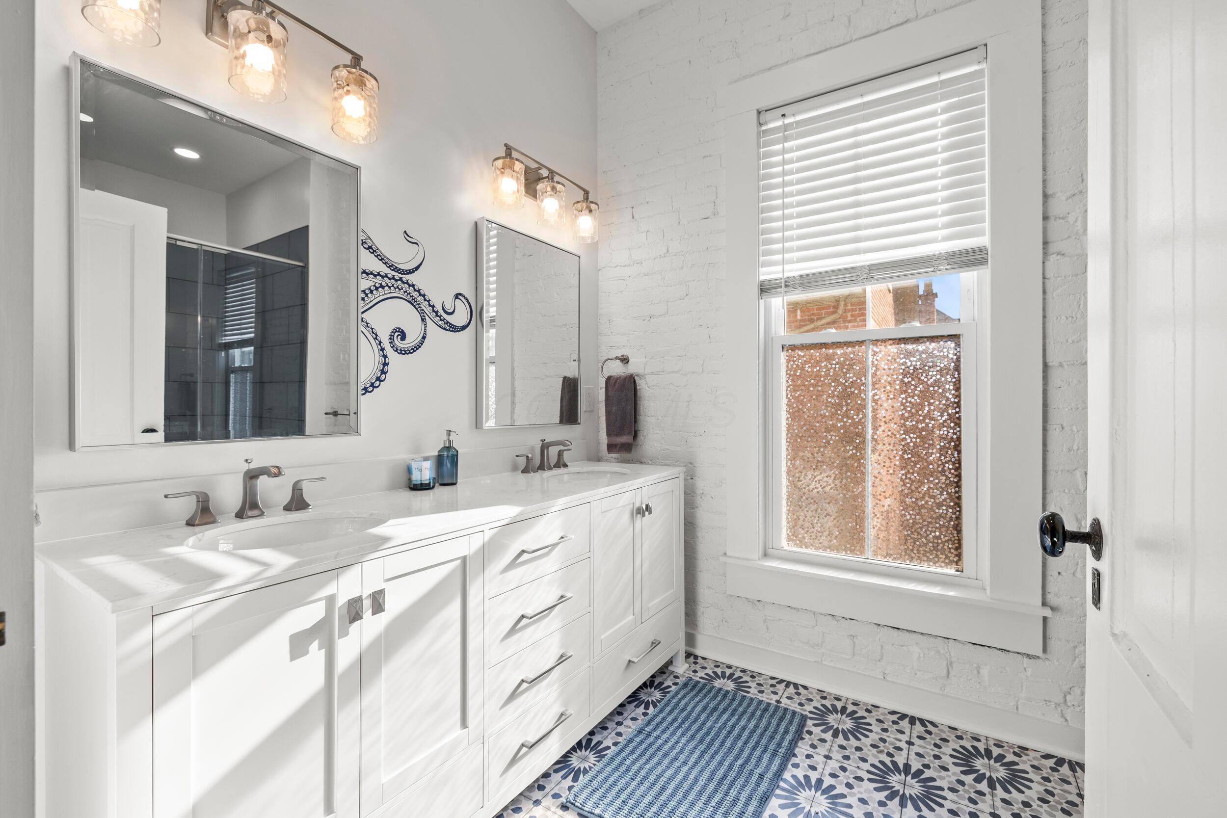 Columbus, Ohio, 43205, United States, 4 Bedrooms Bedrooms, ,4 BathroomsBathrooms,Residential,For Sale,2000888