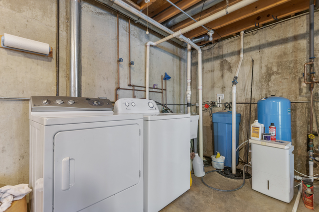 McHenry, Illinois, 60051, United States, 5 Bedrooms Bedrooms, ,3 BathroomsBathrooms,Residential,For Sale,1975629