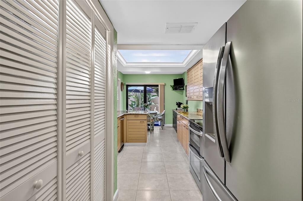 Largo, Florida, 33774, United States, 3 Bedrooms Bedrooms, ,3 BathroomsBathrooms,Residential,For Sale,1965170