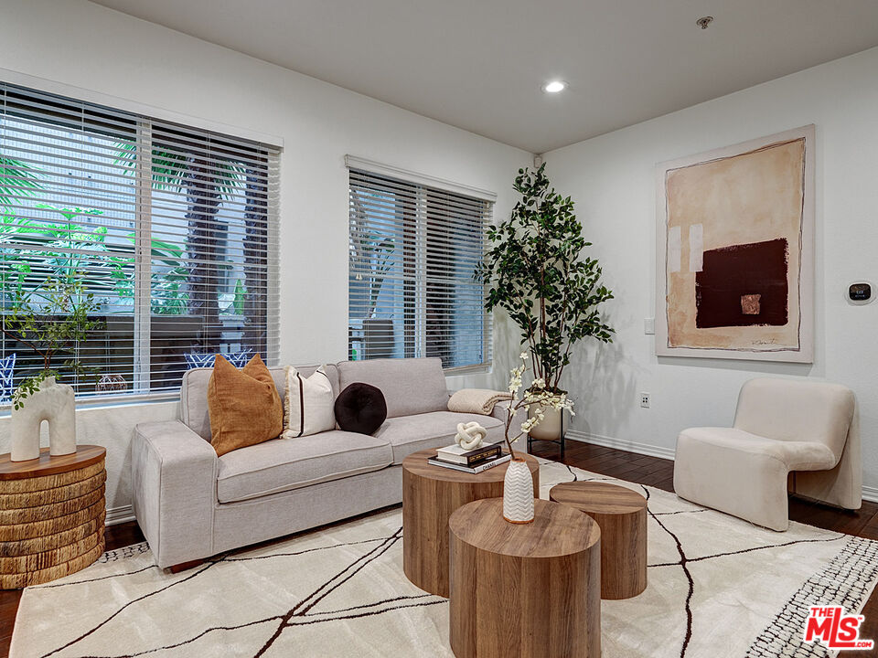 Playa Vista, California, 90094, United States, 2 Bedrooms Bedrooms, ,2 BathroomsBathrooms,Residential,For Sale,1917212