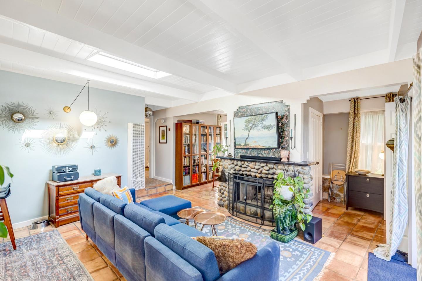 Pacific Grove, California, 93950, United States, 3 Bedrooms Bedrooms, ,2 BathroomsBathrooms,Residential,For Sale,1999669