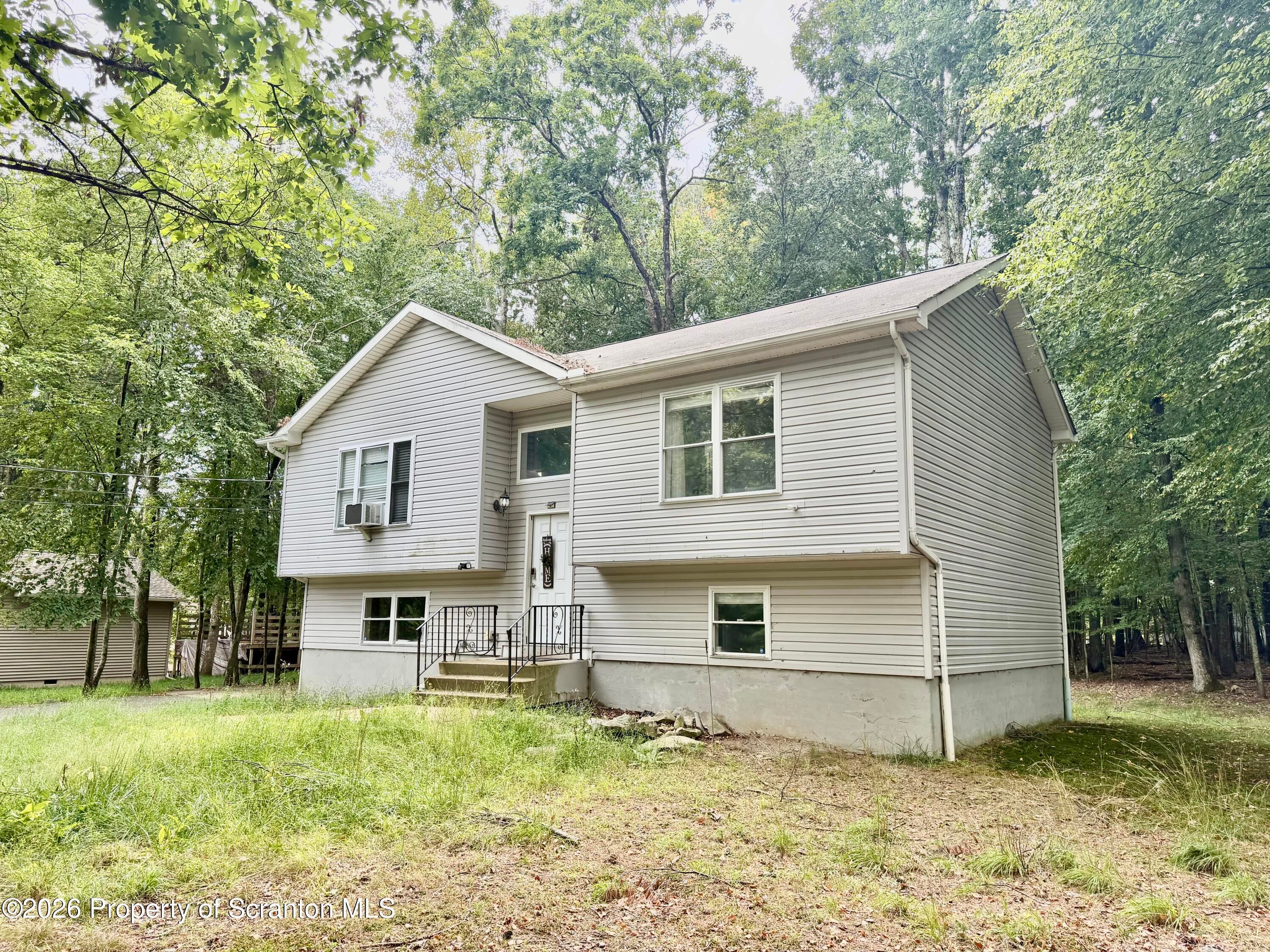 Noble Ln, East Stroudsburg, PA 18301
