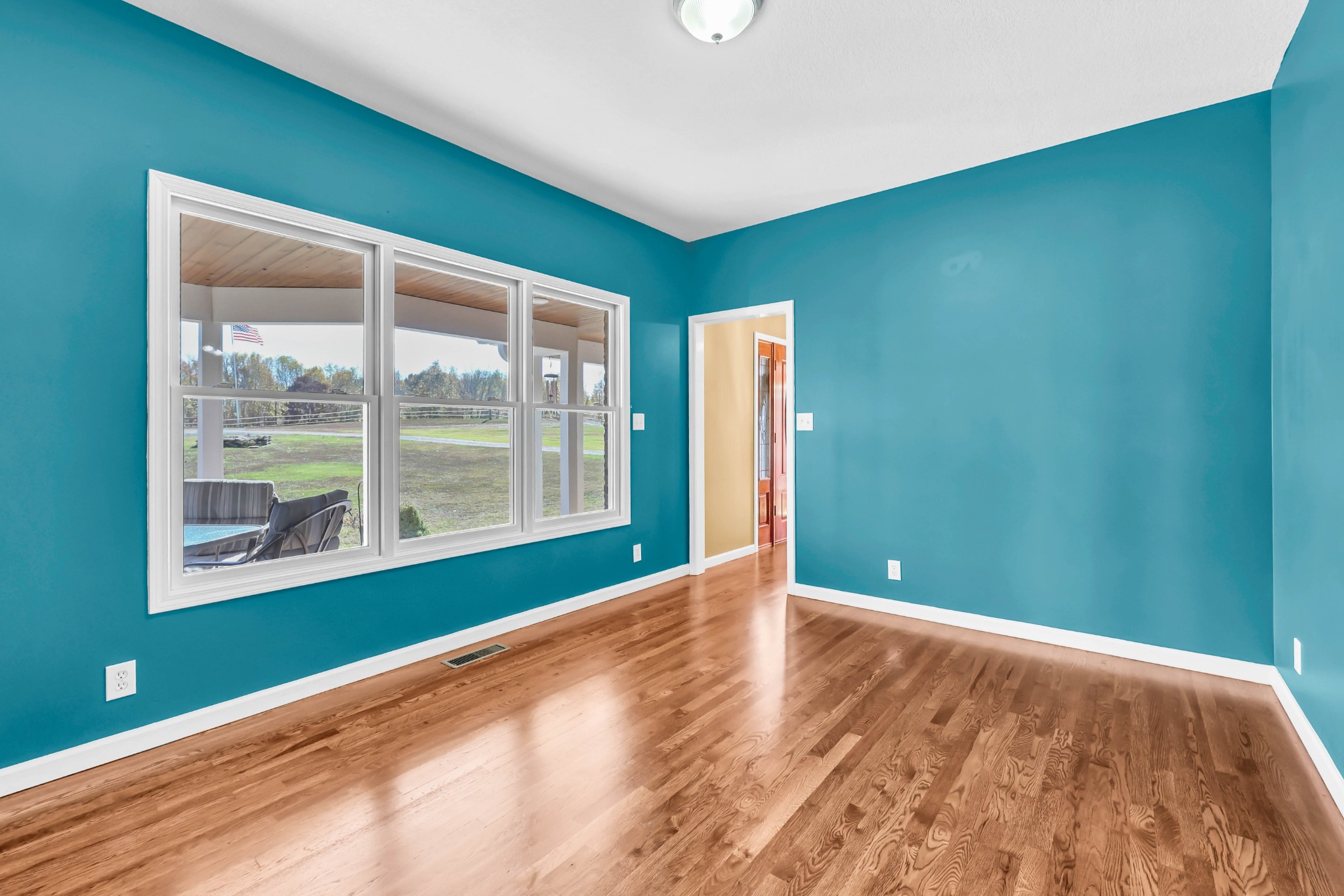 Clarksville, Tennessee, 37043, United States, 4 Bedrooms Bedrooms, ,4 BathroomsBathrooms,Residential,For Sale,1989948