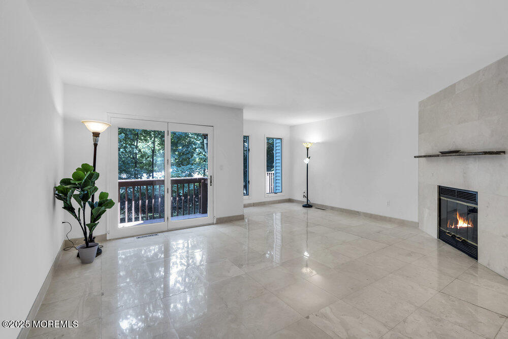 Red Bank, New Jersey, 07701, United States, 3 Bedrooms Bedrooms, ,5 BathroomsBathrooms,Residential,For Sale,1938827