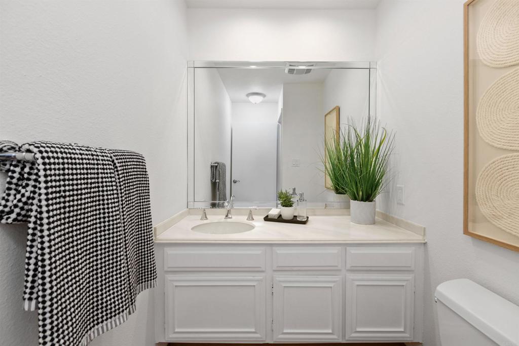 La Jolla, California, 92037, United States, 2 Bedrooms Bedrooms, ,3 BathroomsBathrooms,Residential,For Sale,1938534