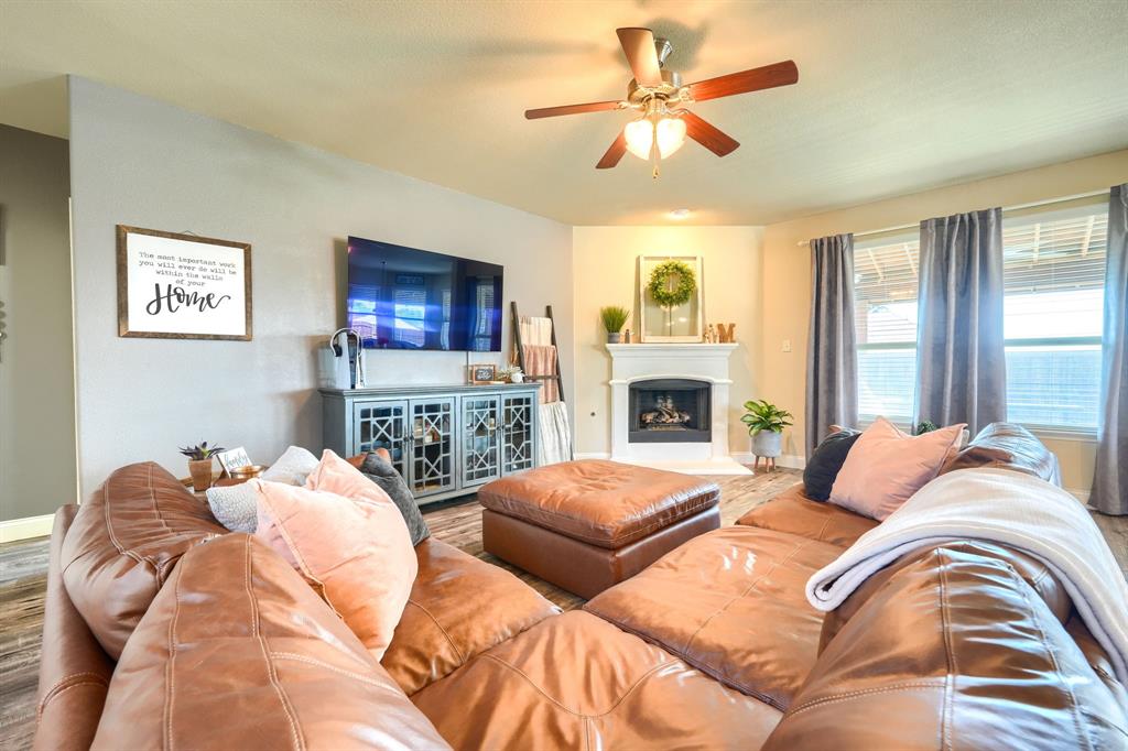 Rockwall, Texas, 75087, United States, 4 Bedrooms Bedrooms, ,4 BathroomsBathrooms,Residential,For Sale,1955135