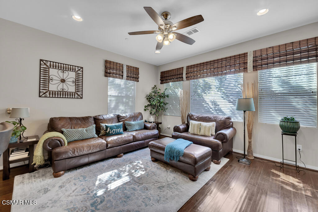 Valencia, California, 91354, United States, 4 Bedrooms Bedrooms, ,3 BathroomsBathrooms,Residential,For Sale,1914107