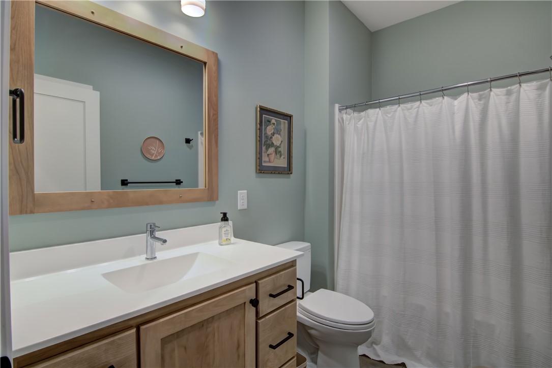 Eleva, Wisconsin, 54738, United States, 5 Bedrooms Bedrooms, ,3 BathroomsBathrooms,Residential,For Sale,1989894