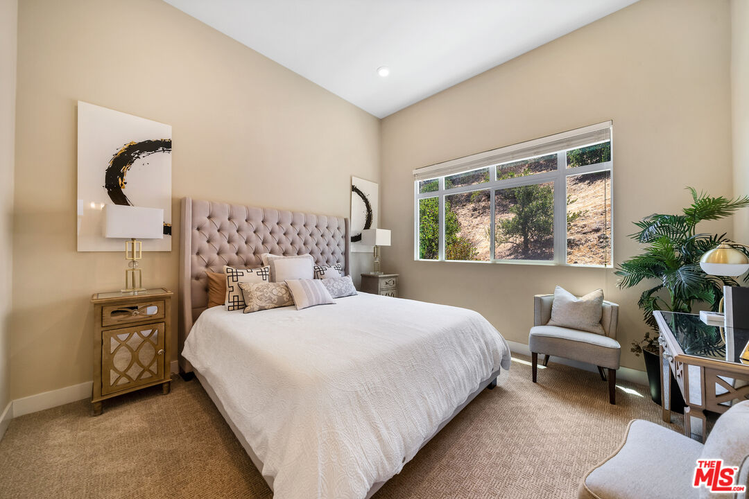 Los Angeles, California, 90068, United States, 3 Bedrooms Bedrooms, ,4 BathroomsBathrooms,Residential,For Sale,1891142