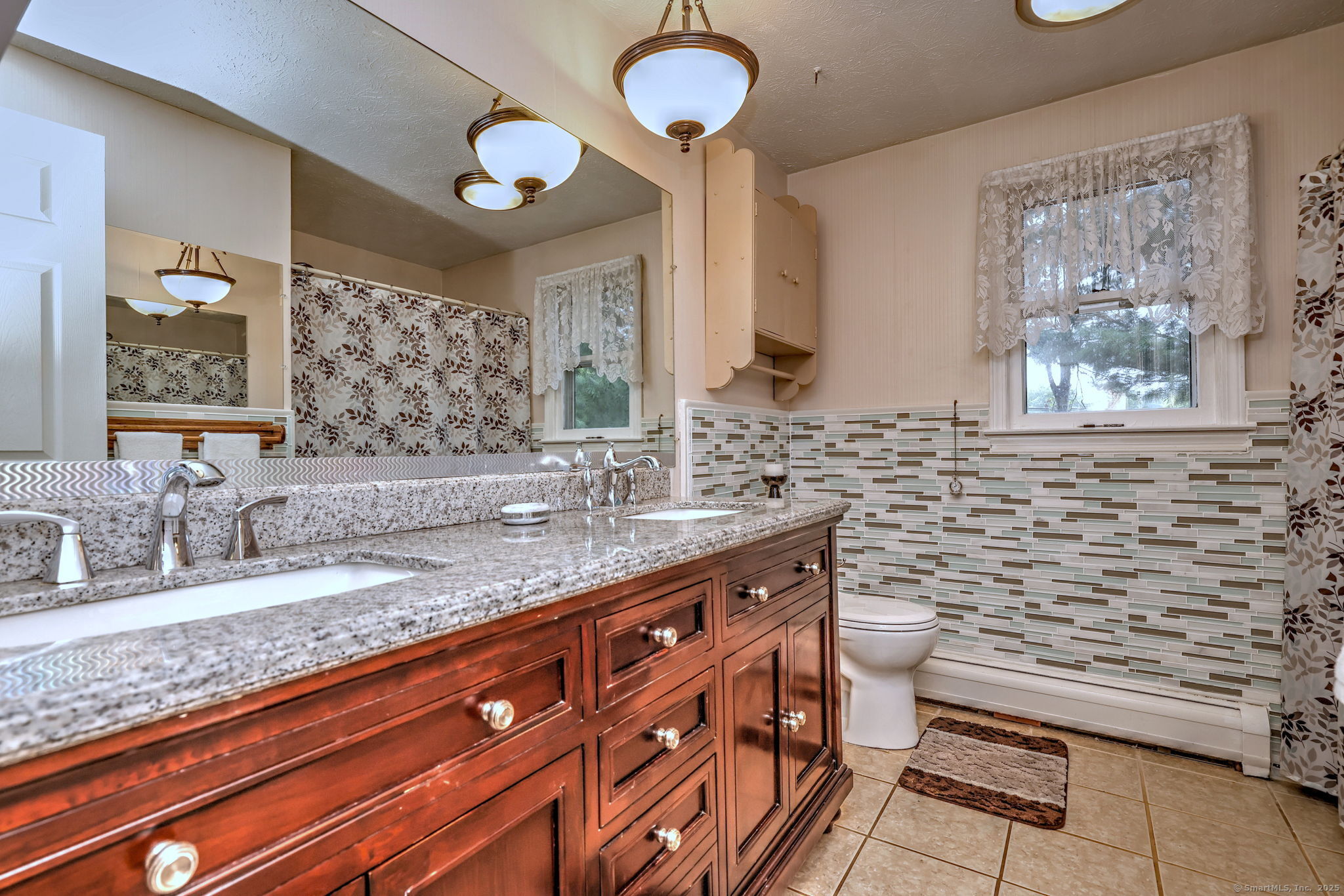 West Haven, Connecticut, 06516, United States, 3 Bedrooms Bedrooms, ,2 BathroomsBathrooms,Residential,For Sale,1925877