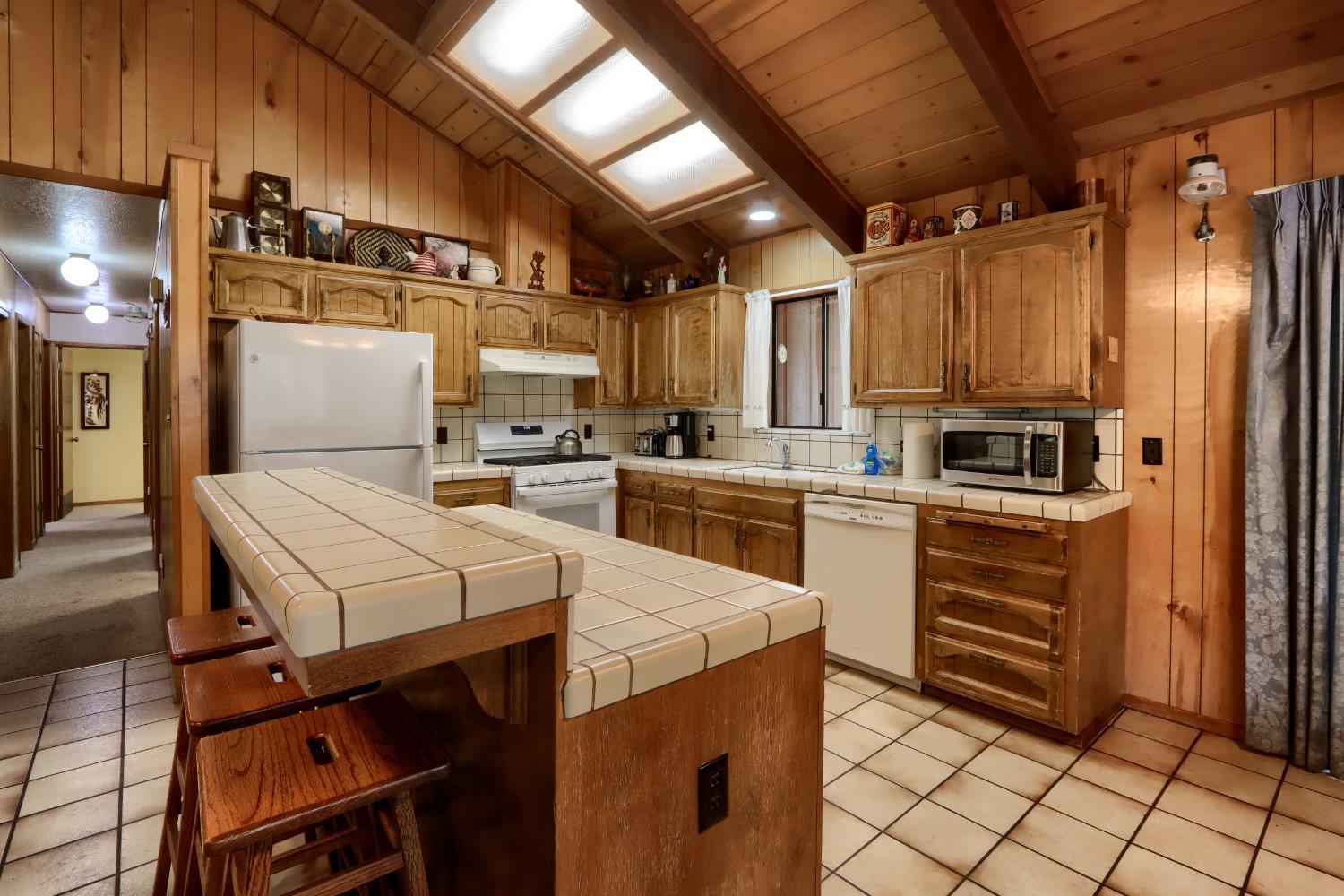 Wawona, California, 95389, United States, 3 Bedrooms Bedrooms, ,2 BathroomsBathrooms,Residential,For Sale,1998030