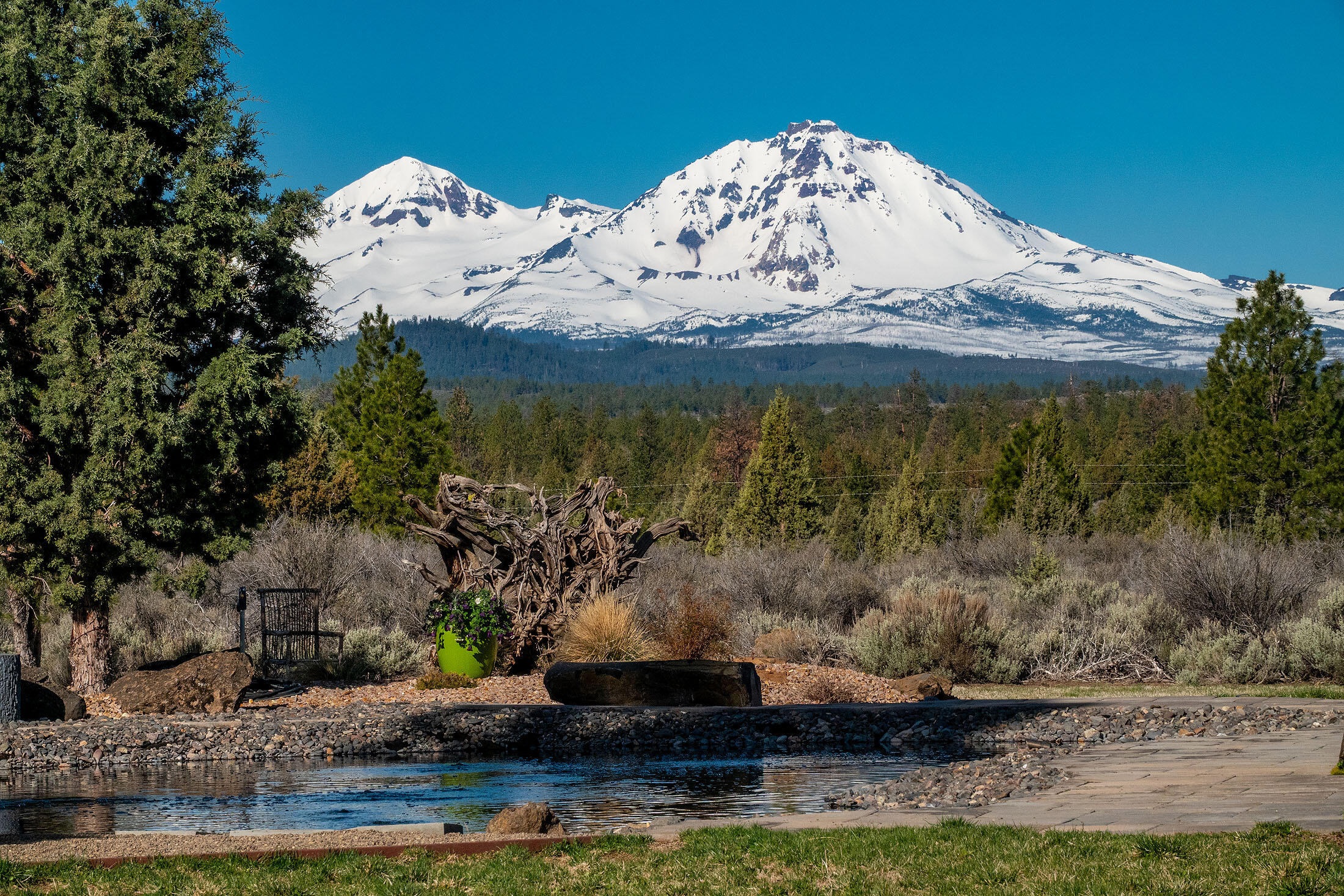 Bend, Oregon, 97703, United States, 3 Bedrooms Bedrooms, ,2 BathroomsBathrooms,Residential,For Sale,1826541