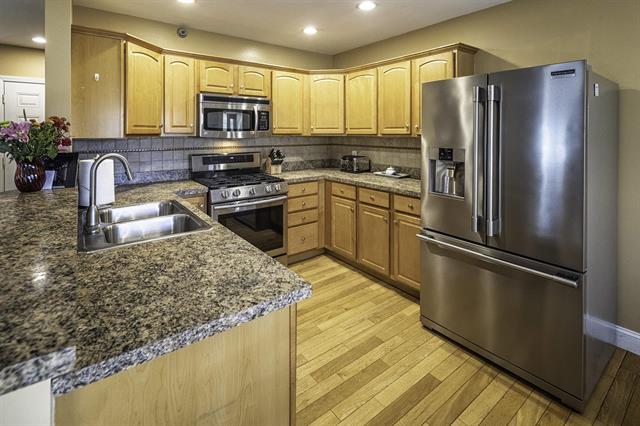 Dover, New Hampshire, 03820, United States, 3 Bedrooms Bedrooms, ,3 BathroomsBathrooms,Residential,For Sale,1989381