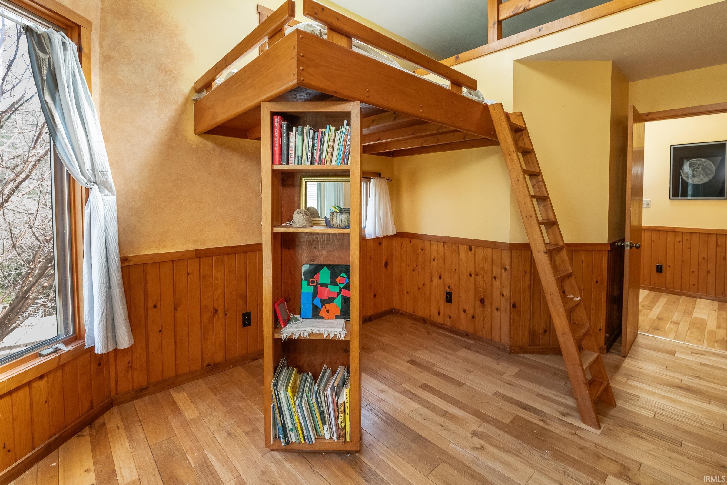 Bloomington, Indiana, 47401, United States, 8 Bedrooms Bedrooms, ,5 BathroomsBathrooms,Residential,For Sale,1988633