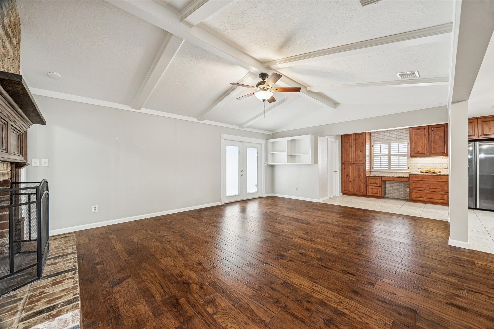  2310 Walnut Bend Lane - 物件實景
