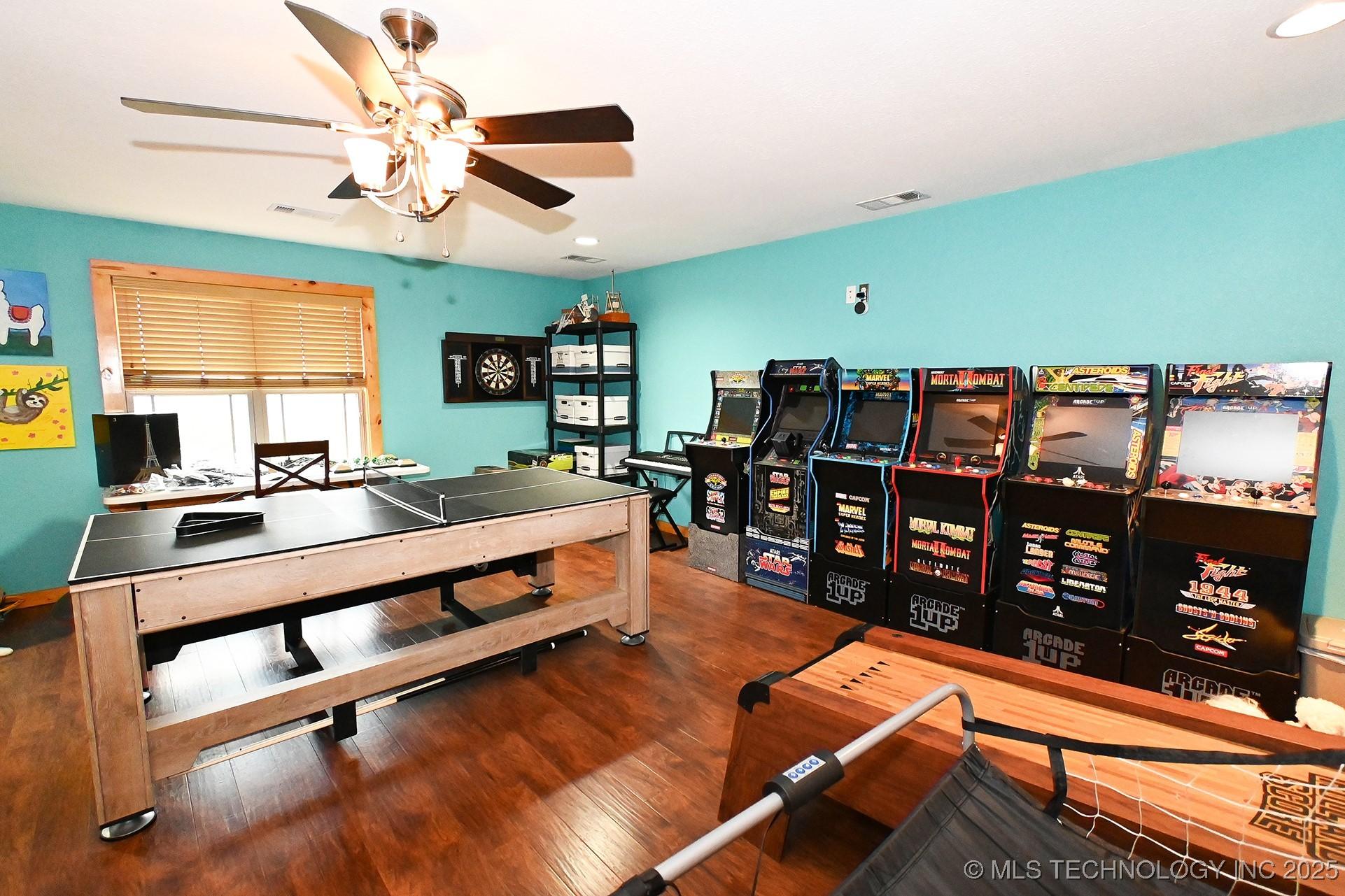 Sallisaw, Oklahoma, 74955, United States, 3 Bedrooms Bedrooms, ,3 BathroomsBathrooms,Residential,For Sale,1977994