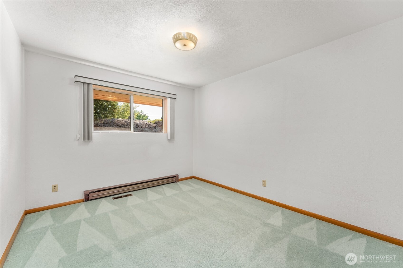 East Wenatchee, Washington, 98802, United States, 3 Bedrooms Bedrooms, ,Residential,For Sale,1908780