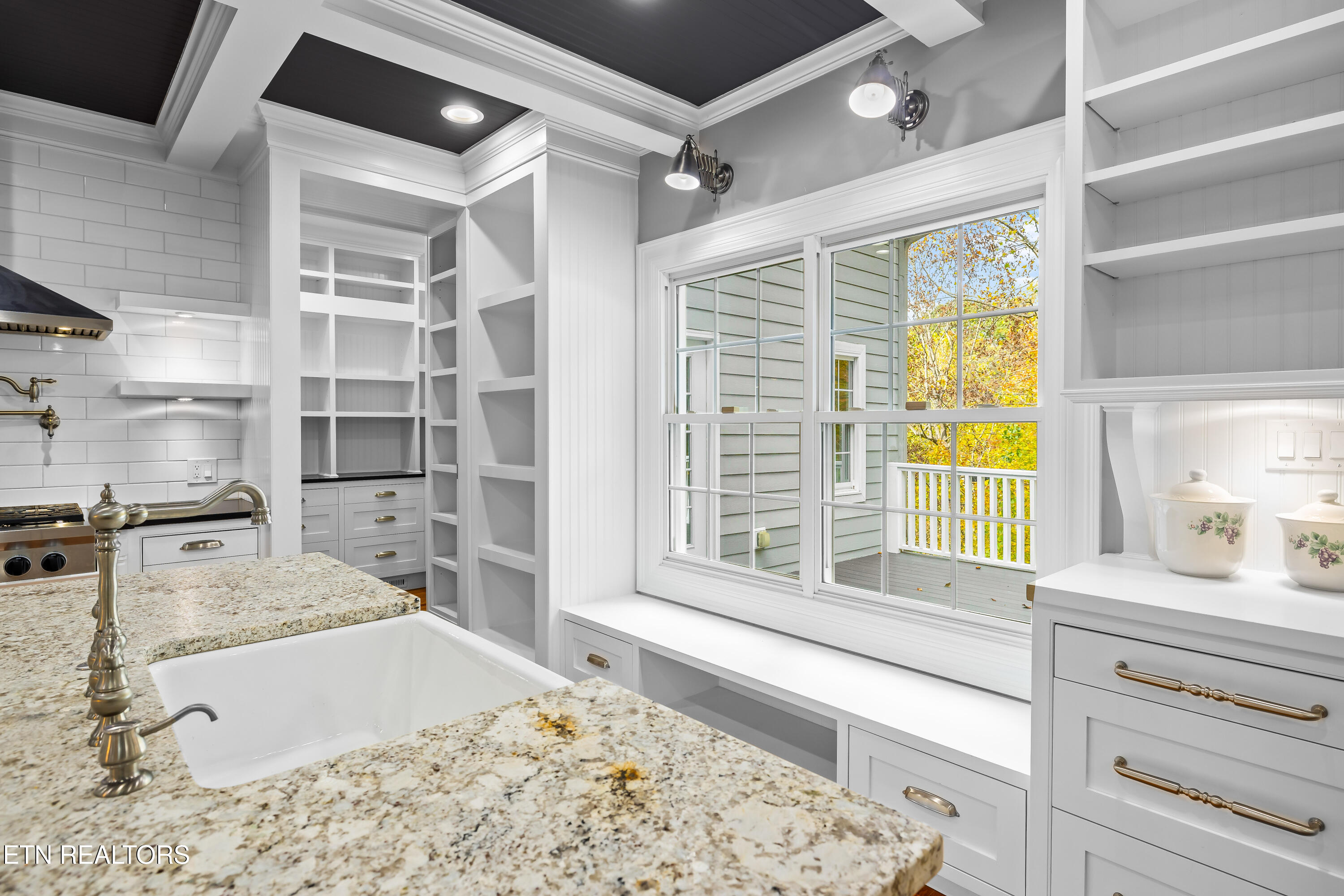 Maryville, Tennessee, 37803, United States, 4 Bedrooms Bedrooms, ,5 BathroomsBathrooms,Residential,For Sale,1984597