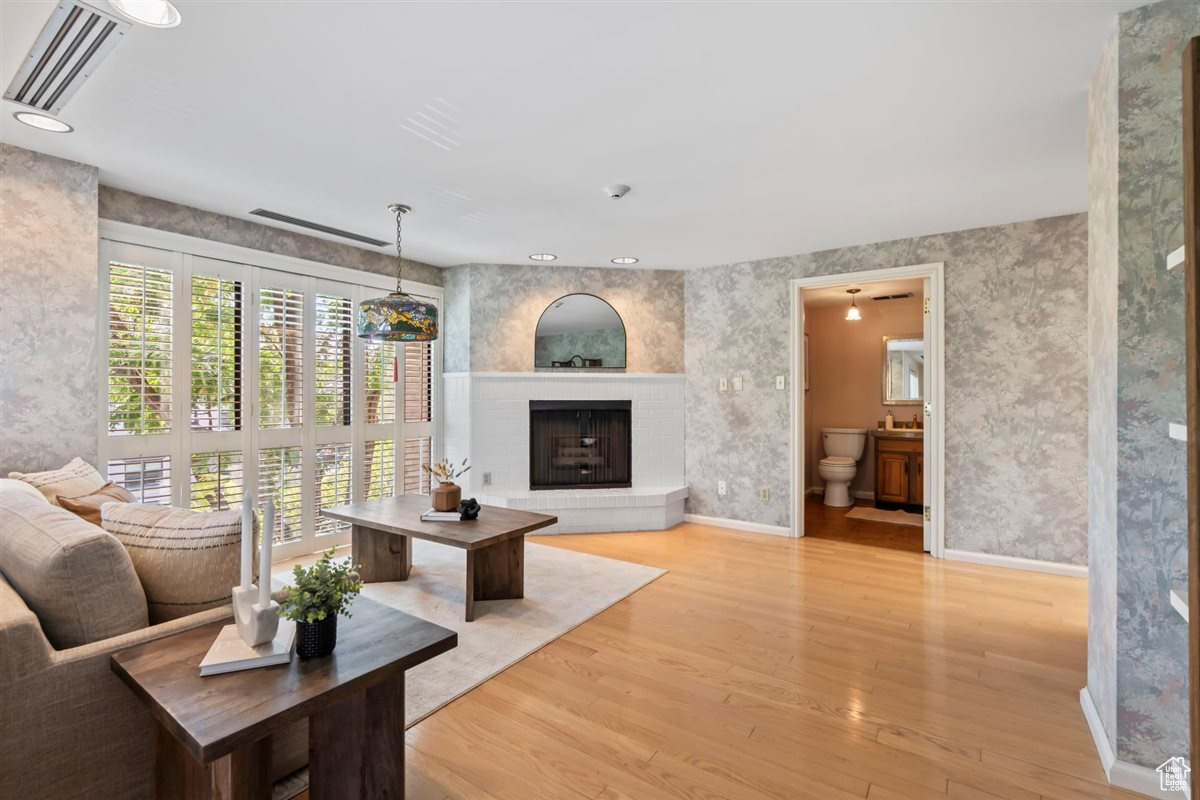 Salt Lake City, Utah, 84102, United States, 3 Bedrooms Bedrooms, ,2 BathroomsBathrooms,Residential,For Sale,1940882