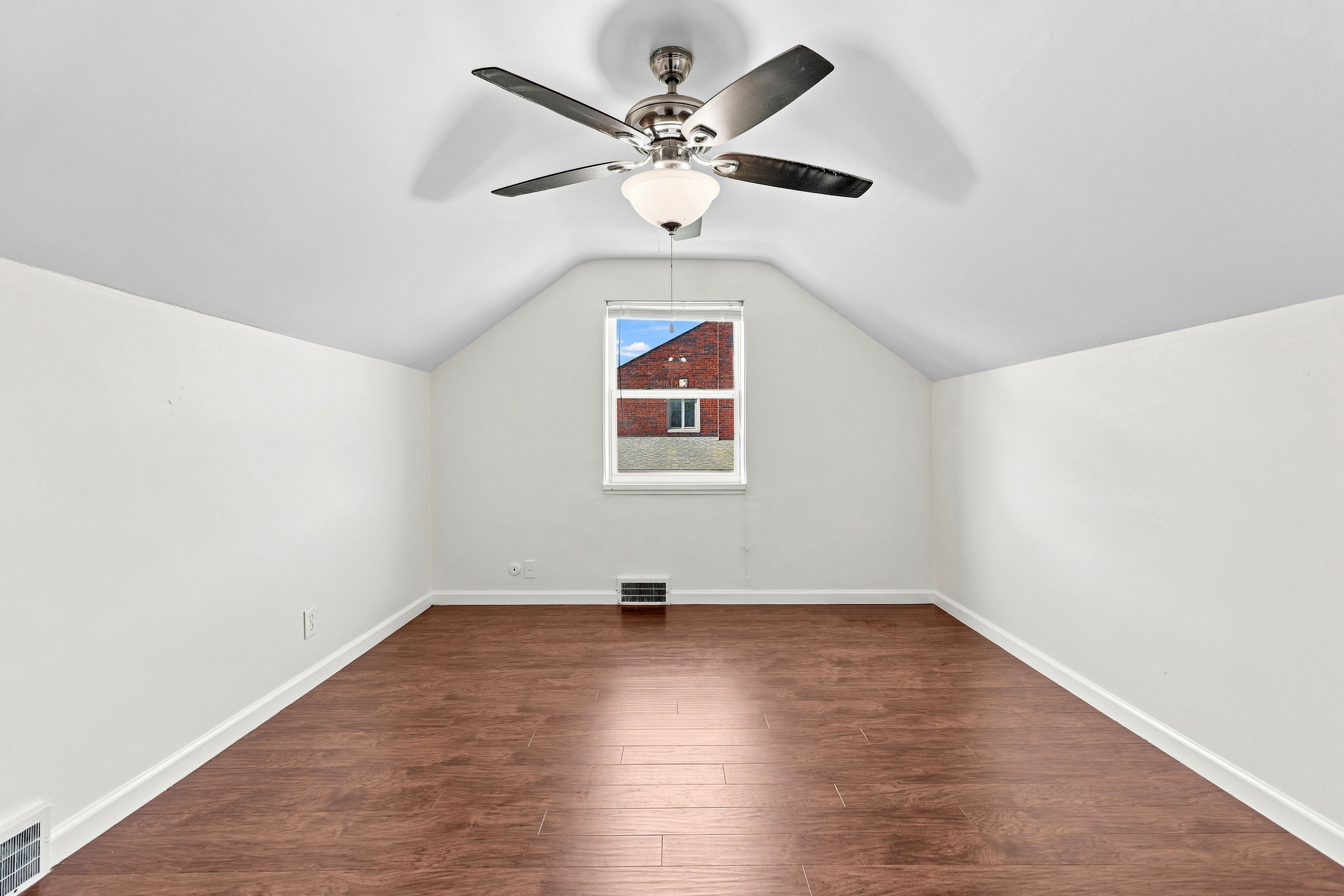  705 Greenlee Road, Whitehall, PA 15227 - 物件實景