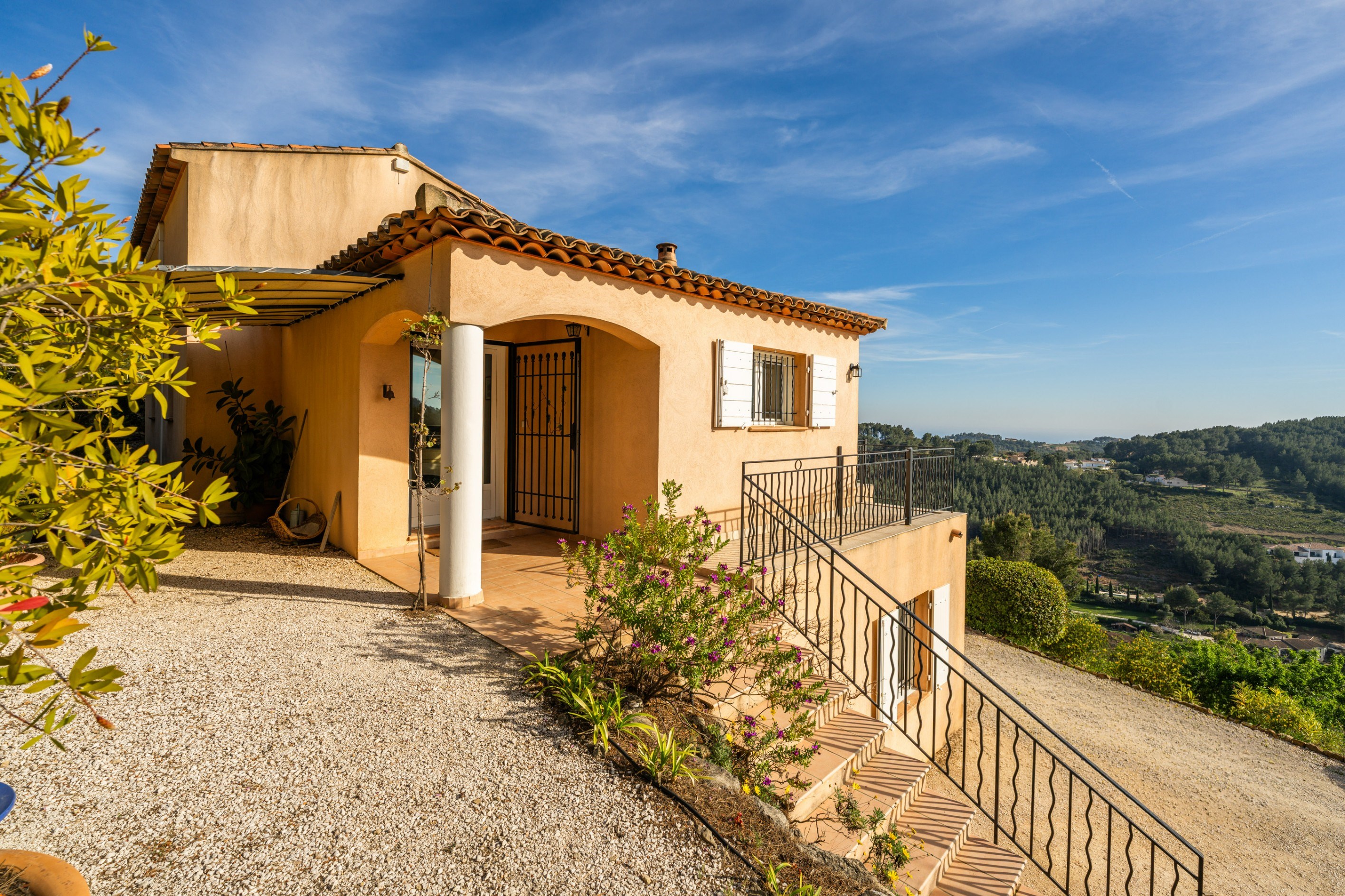  La Cadière d’Azur – Elevated Villa with Exceptional Panoramic Views - 物件實景