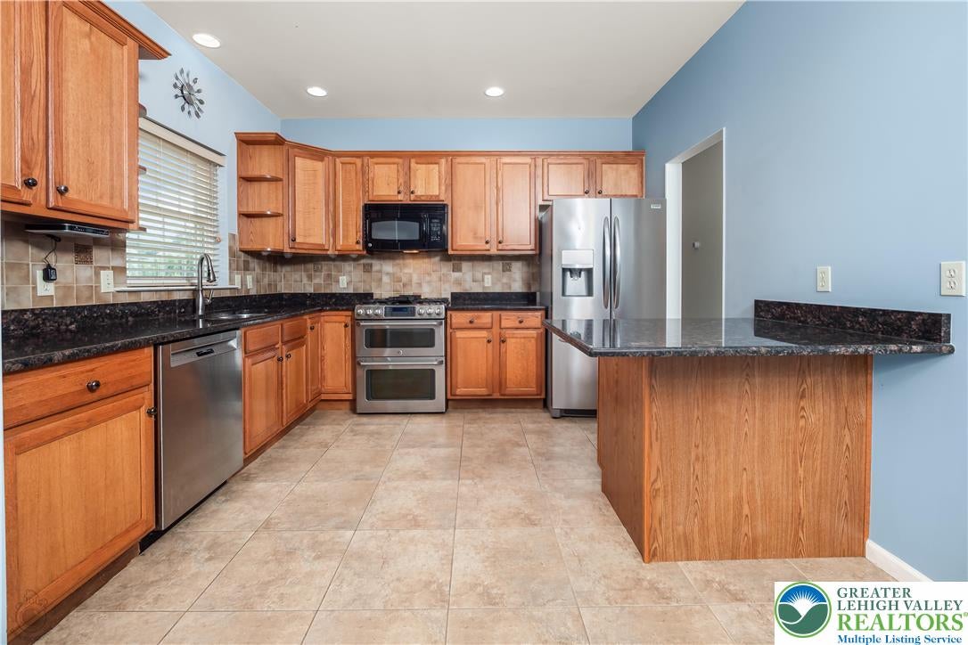 Lower Macungie Twp, Pennsylvania, 18062, United States, 4 Bedrooms Bedrooms, ,3 BathroomsBathrooms,Residential,For Sale,1907491